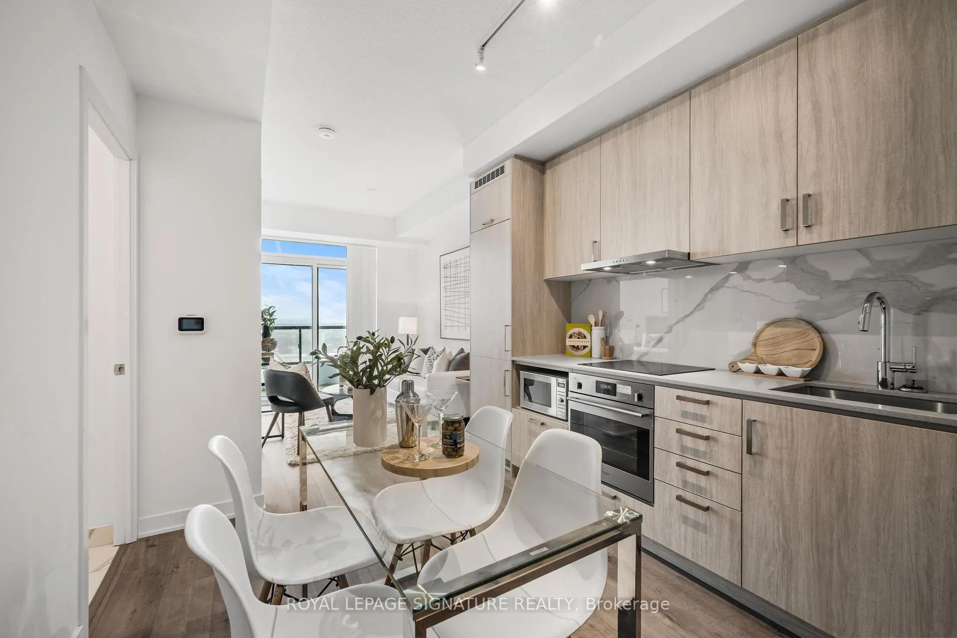Photo 1 of Unit 1101, 60 Honeycrisp Crescent, Vaughan, Vaughan Corporate Centre — HOMEH