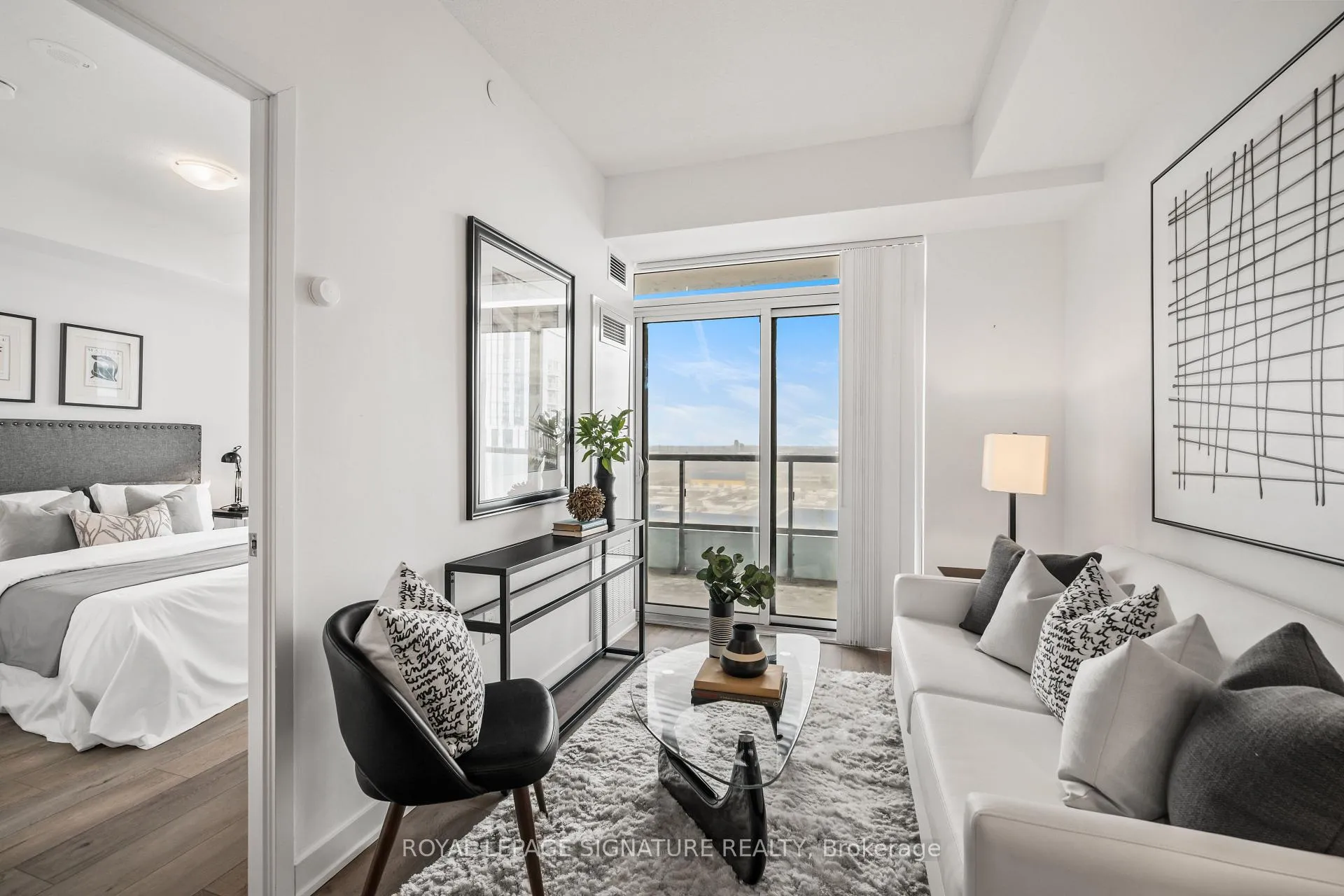 Photo 10 of Unit 1101, 60 Honeycrisp Crescent, Vaughan, Vaughan Corporate Centre — HOMEH