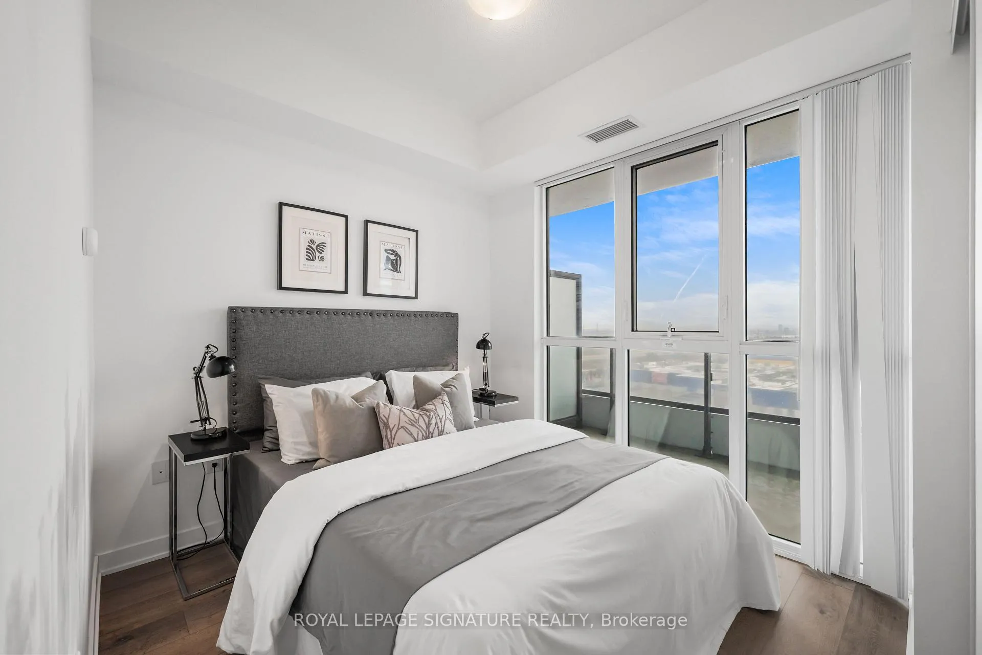 Photo 16 of Unit 1101, 60 Honeycrisp Crescent, Vaughan, Vaughan Corporate Centre — HOMEH