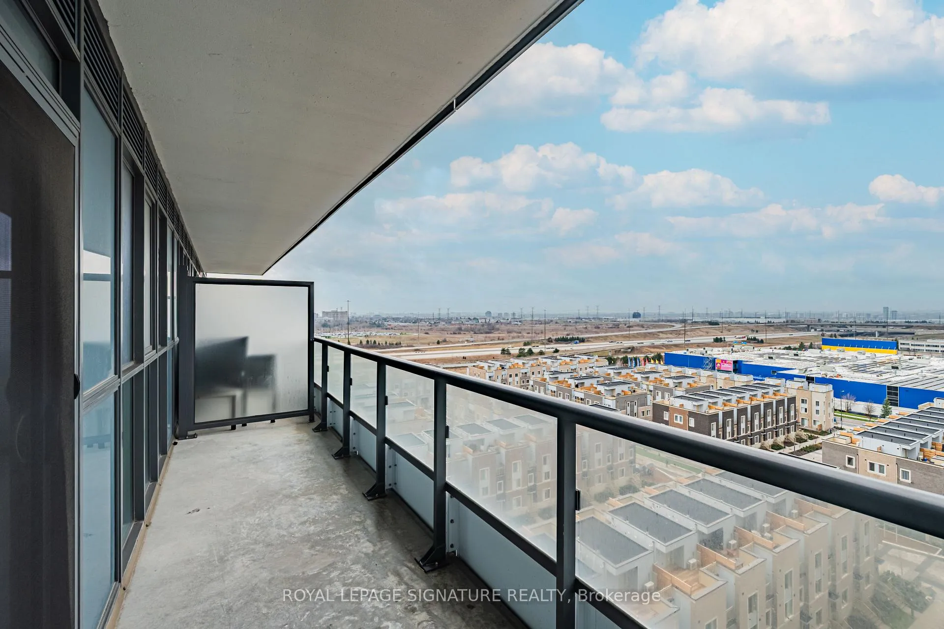 Photo 19 of Unit 1101, 60 Honeycrisp Crescent, Vaughan, Vaughan Corporate Centre — HOMEH