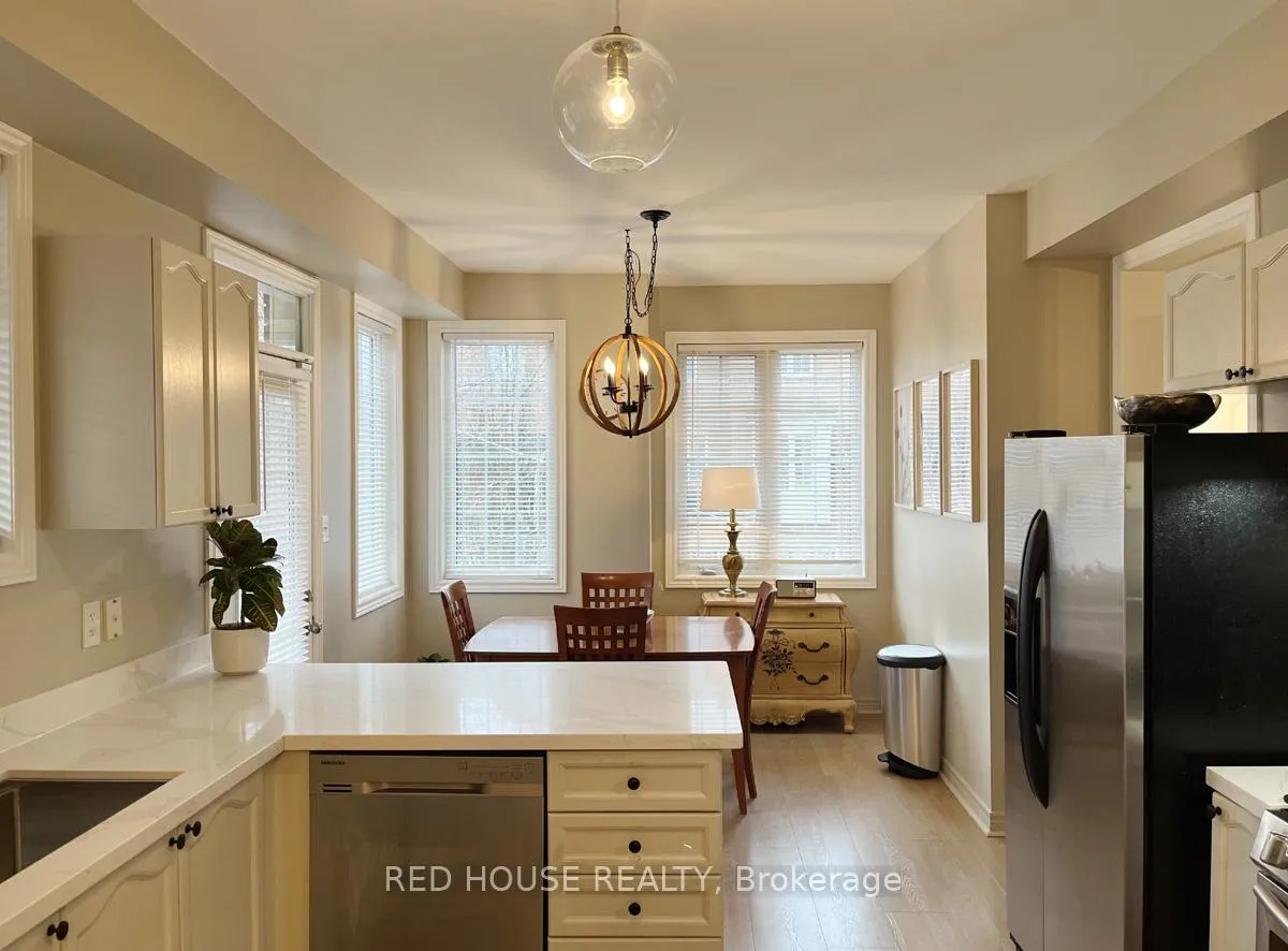 Photo 7 of 12 Naylor Lane, Ajax, South East — HOMEH