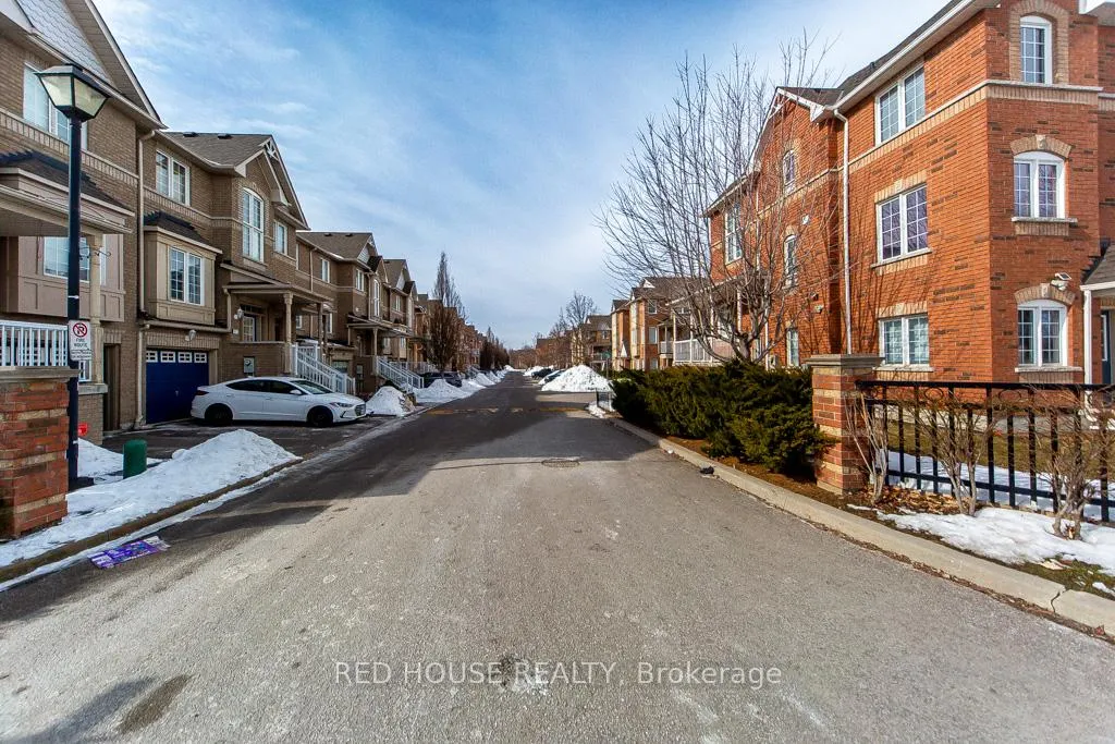 Photo 24 of 12 Naylor Lane, Ajax, South East — HOMEH