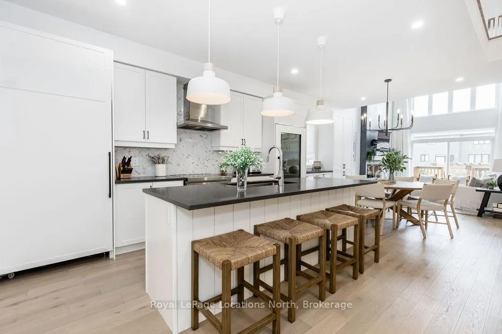 Photo 5 of 36 Simona Avenue, Wasaga Beach — HOMEH