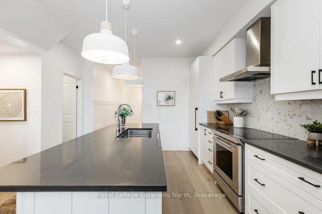 Photo 10 of 36 Simona Avenue, Wasaga Beach — HOMEH
