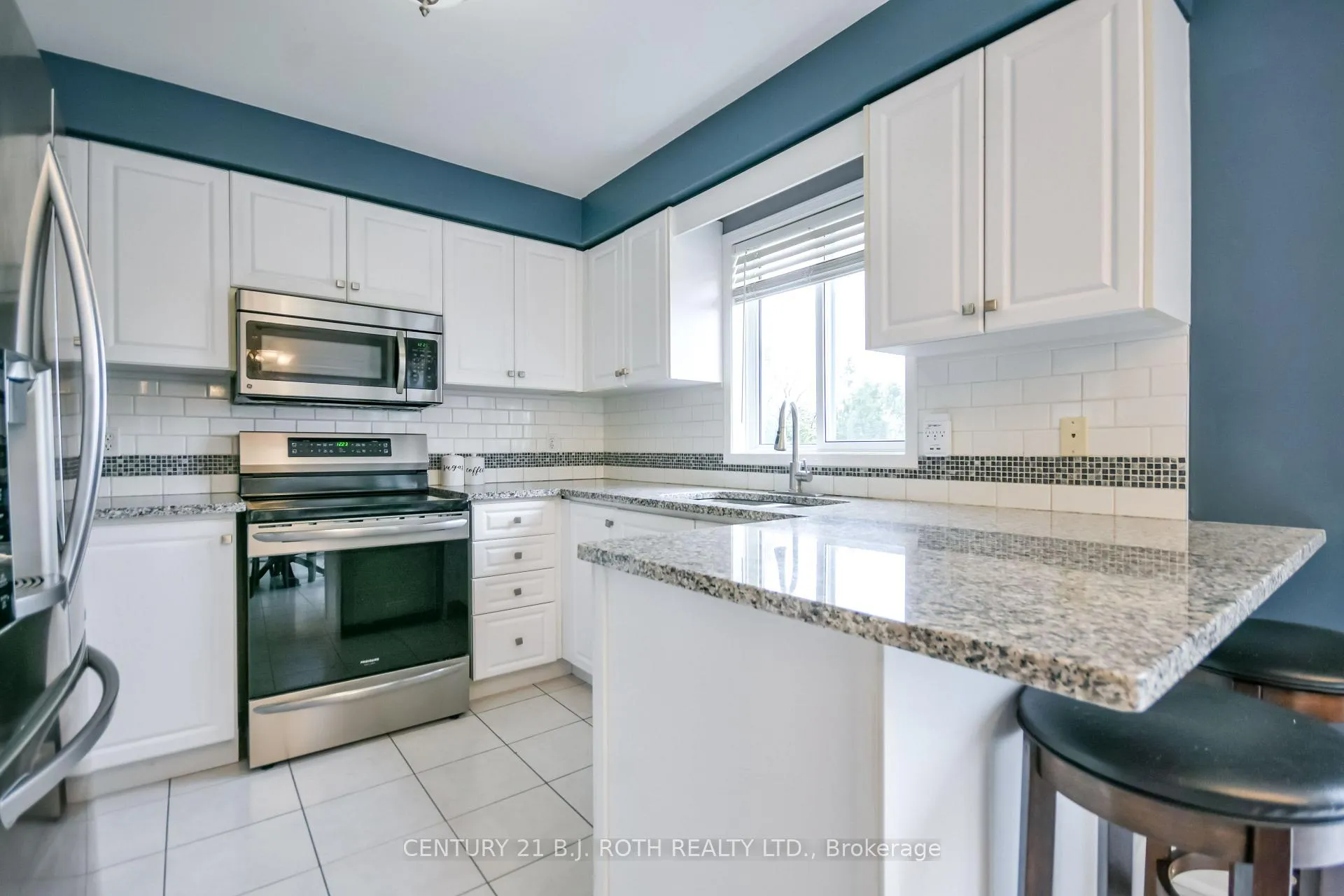 Photo 12 of 30 Black Willow Drive, Barrie, Holly — HOMEH