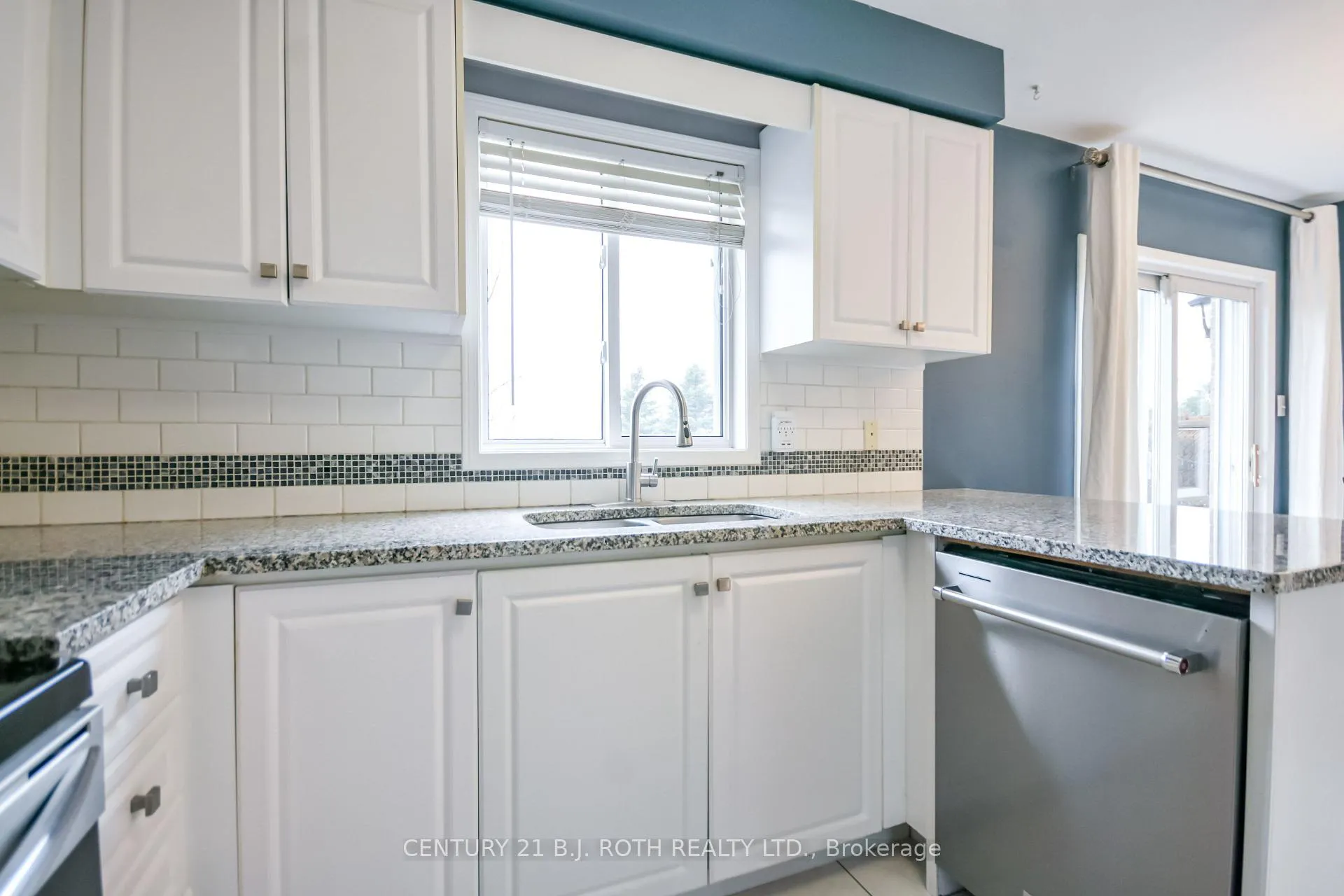 Photo 13 of 30 Black Willow Drive, Barrie, Holly — HOMEH