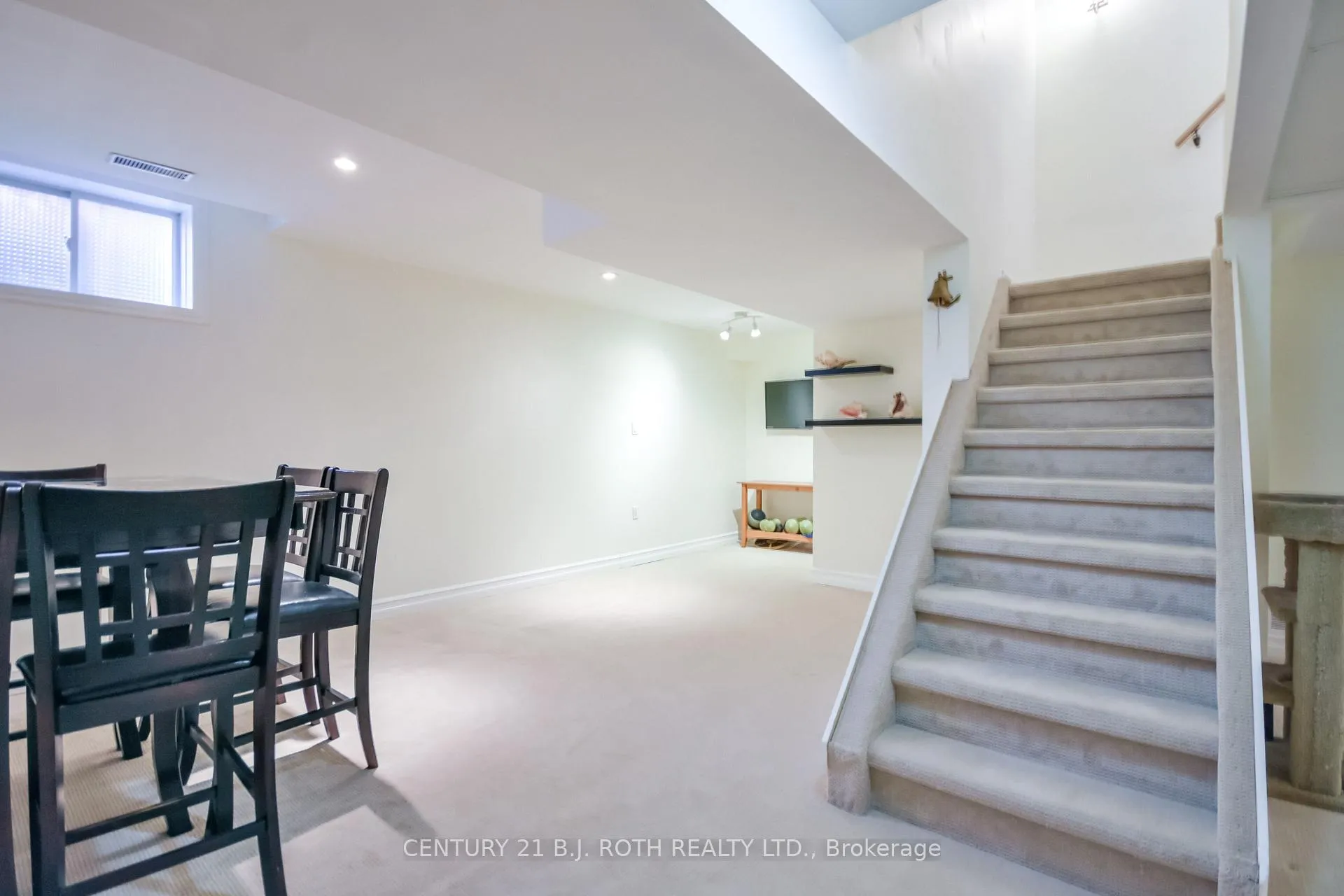 Photo 31 of 30 Black Willow Drive, Barrie, Holly — HOMEH