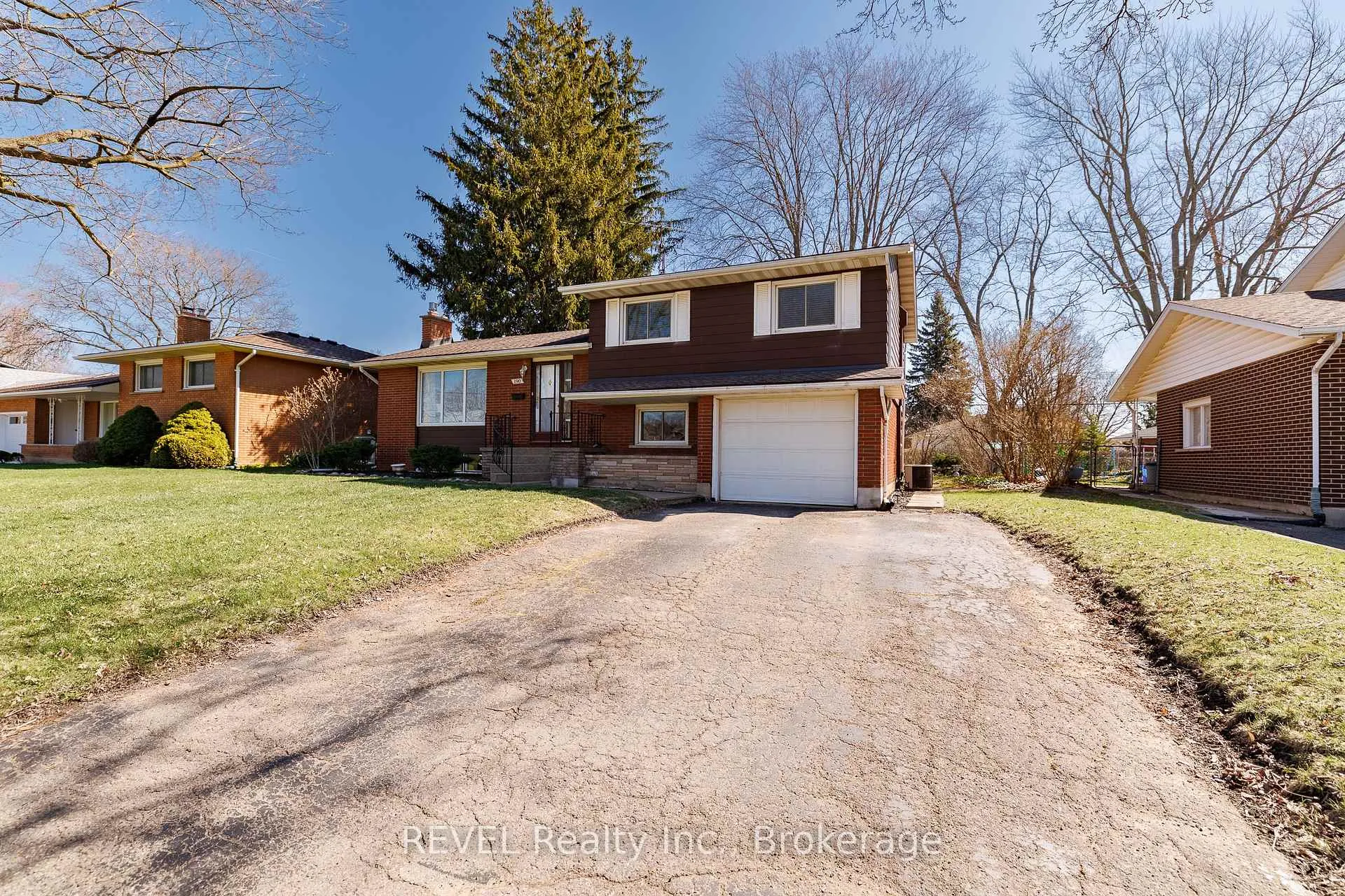 Photo 5 of 190 Willson Road, Welland, Prince Charles — HOMEH
