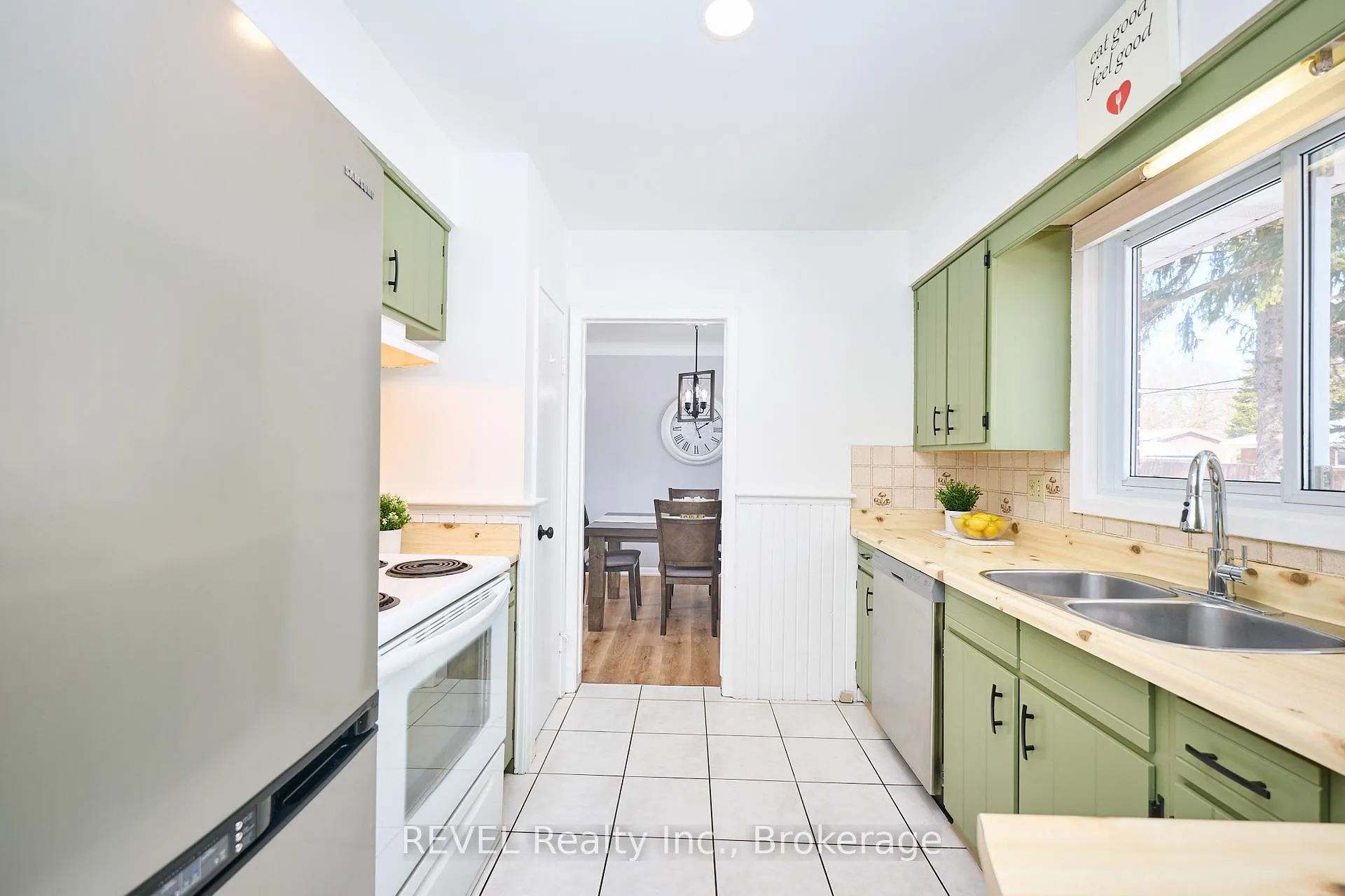 Photo 15 of 190 Willson Road, Welland, Prince Charles — HOMEH