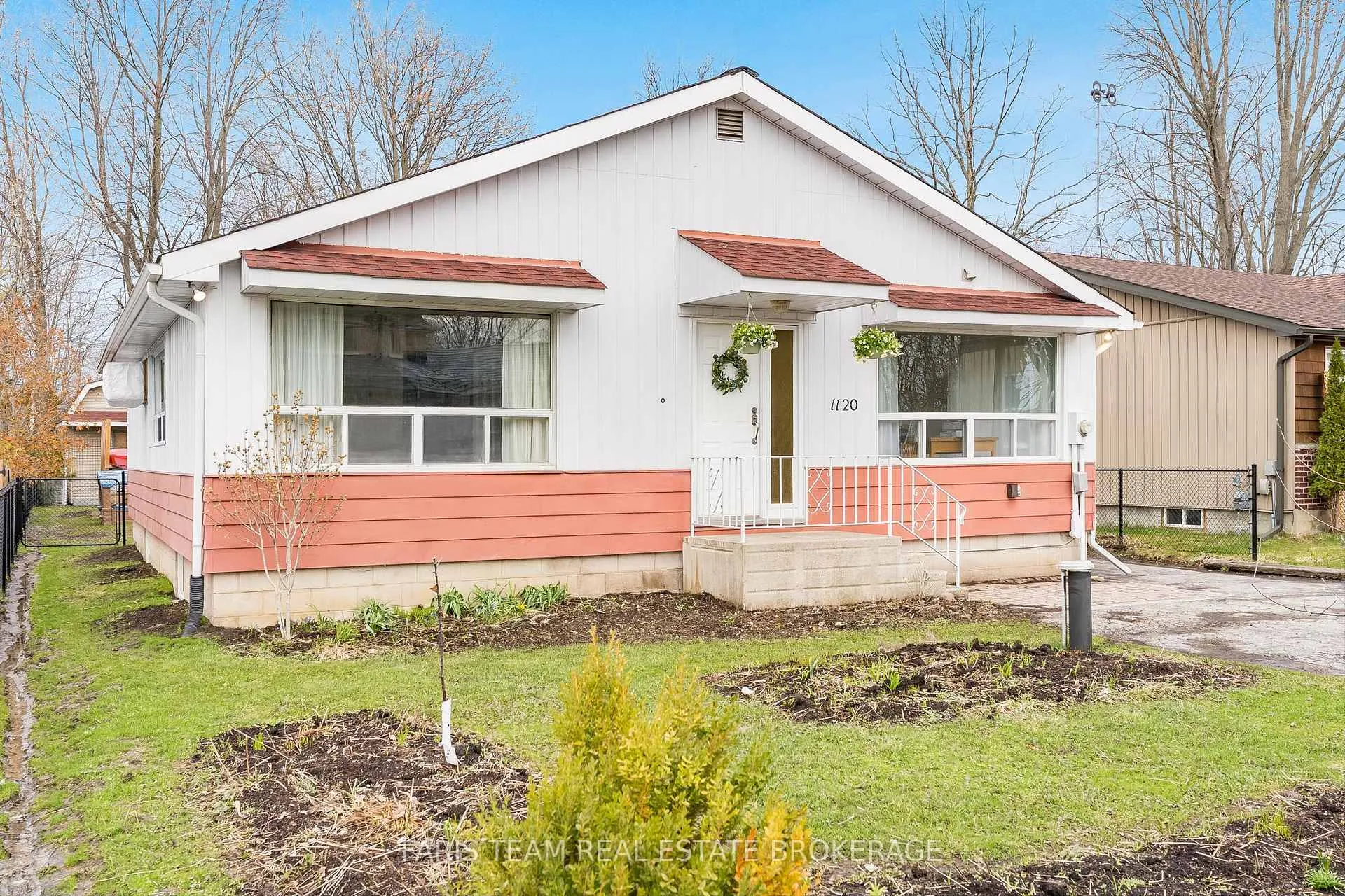 Photo 2 of 1120 Lindy Lane, Innisfil, Gilford — HOMEH