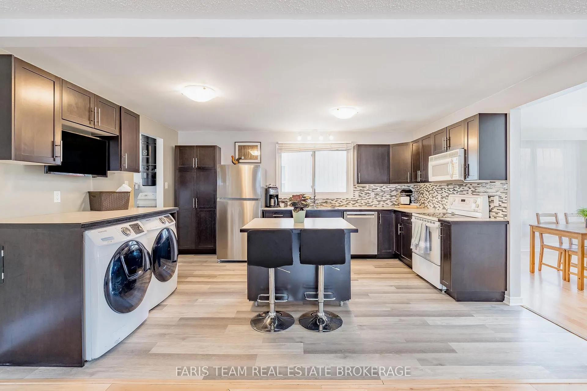 Photo 3 of 1120 Lindy Lane, Innisfil, Gilford — HOMEH