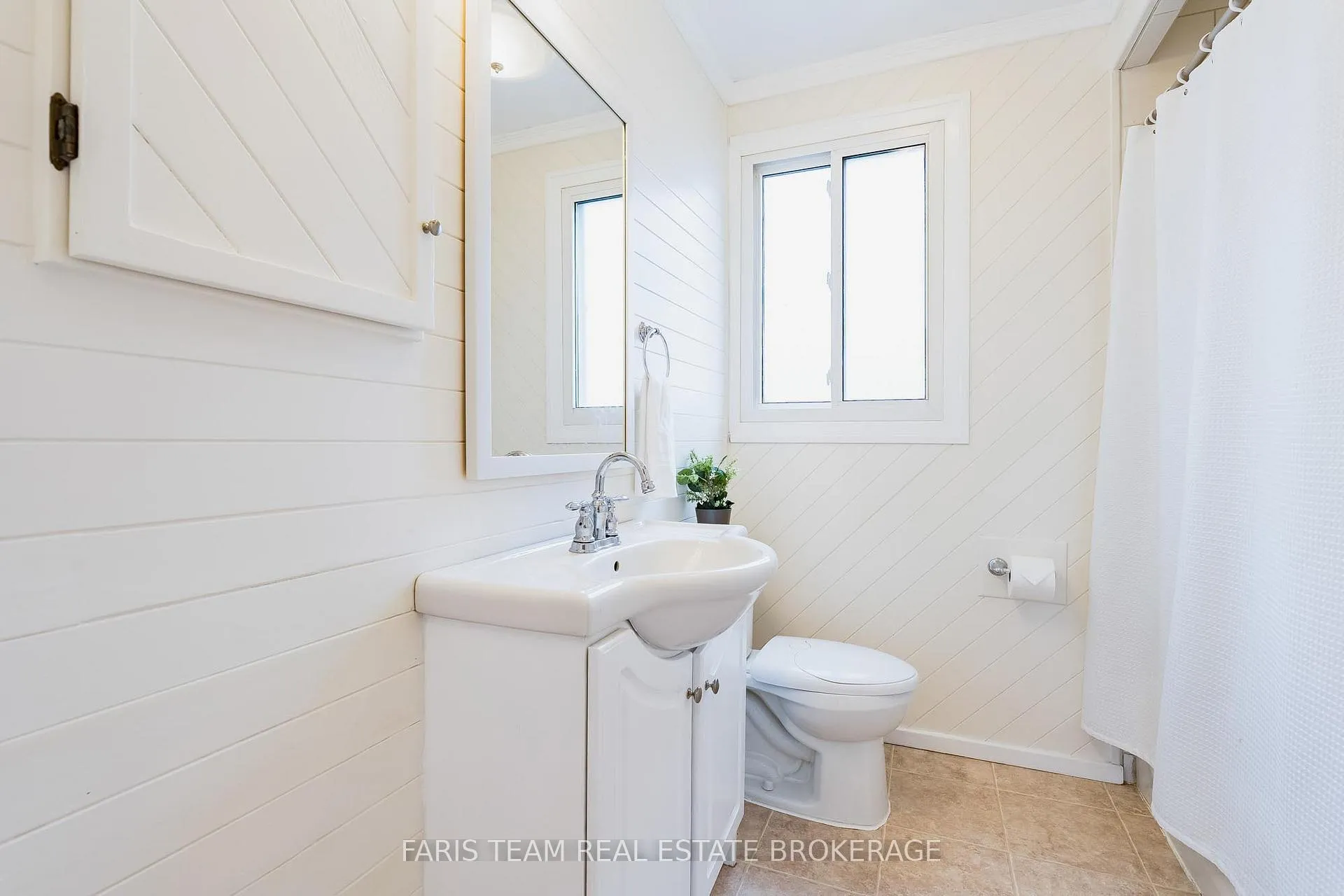 Photo 20 of 1120 Lindy Lane, Innisfil, Gilford — HOMEH