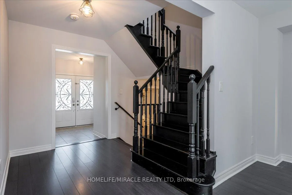 Photo 4 of 83 Willoughby Way, New Tecumseth, Alliston — HOMEH