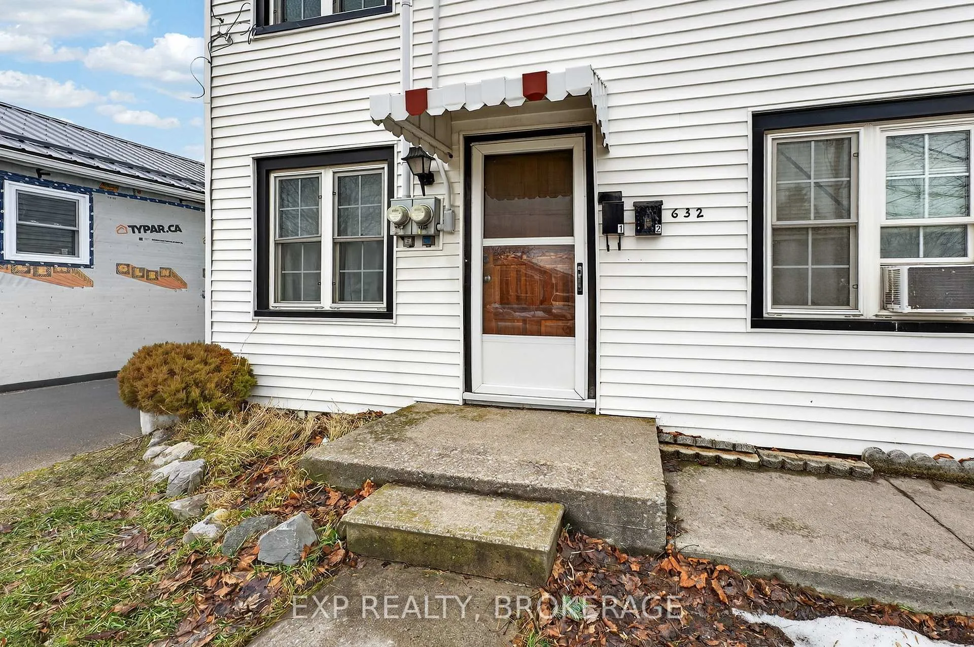 Photo 3 of 632 MacDonnell Street, Kingston, East of Sir John A. Blvd — HOMEH