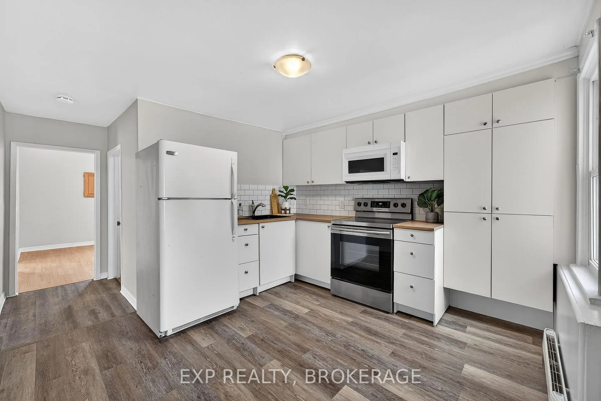 Photo 7 of 632 MacDonnell Street, Kingston, East of Sir John A. Blvd — HOMEH