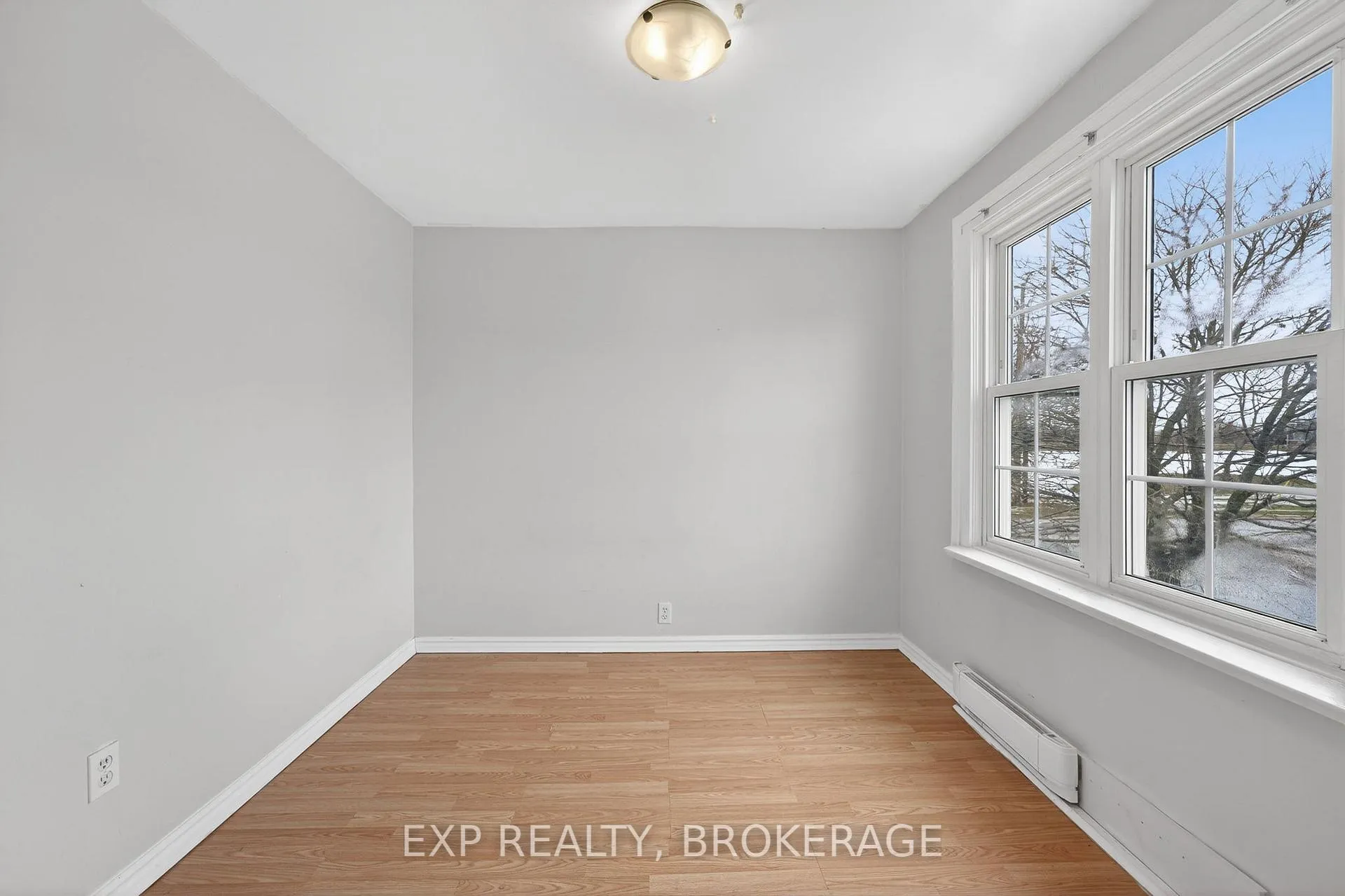 Photo 9 of 632 MacDonnell Street, Kingston, East of Sir John A. Blvd — HOMEH