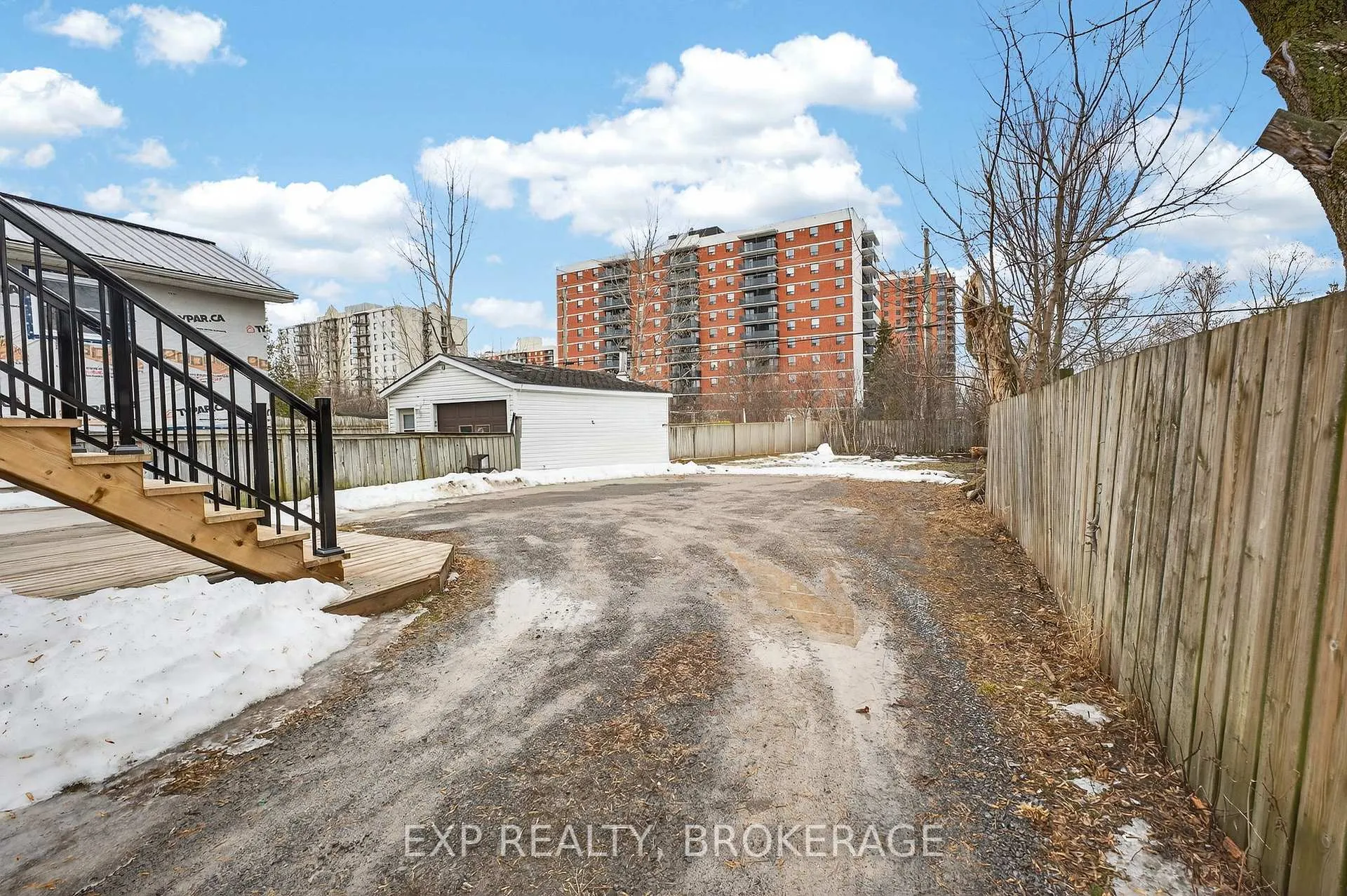 Photo 15 of 632 MacDonnell Street, Kingston, East of Sir John A. Blvd — HOMEH