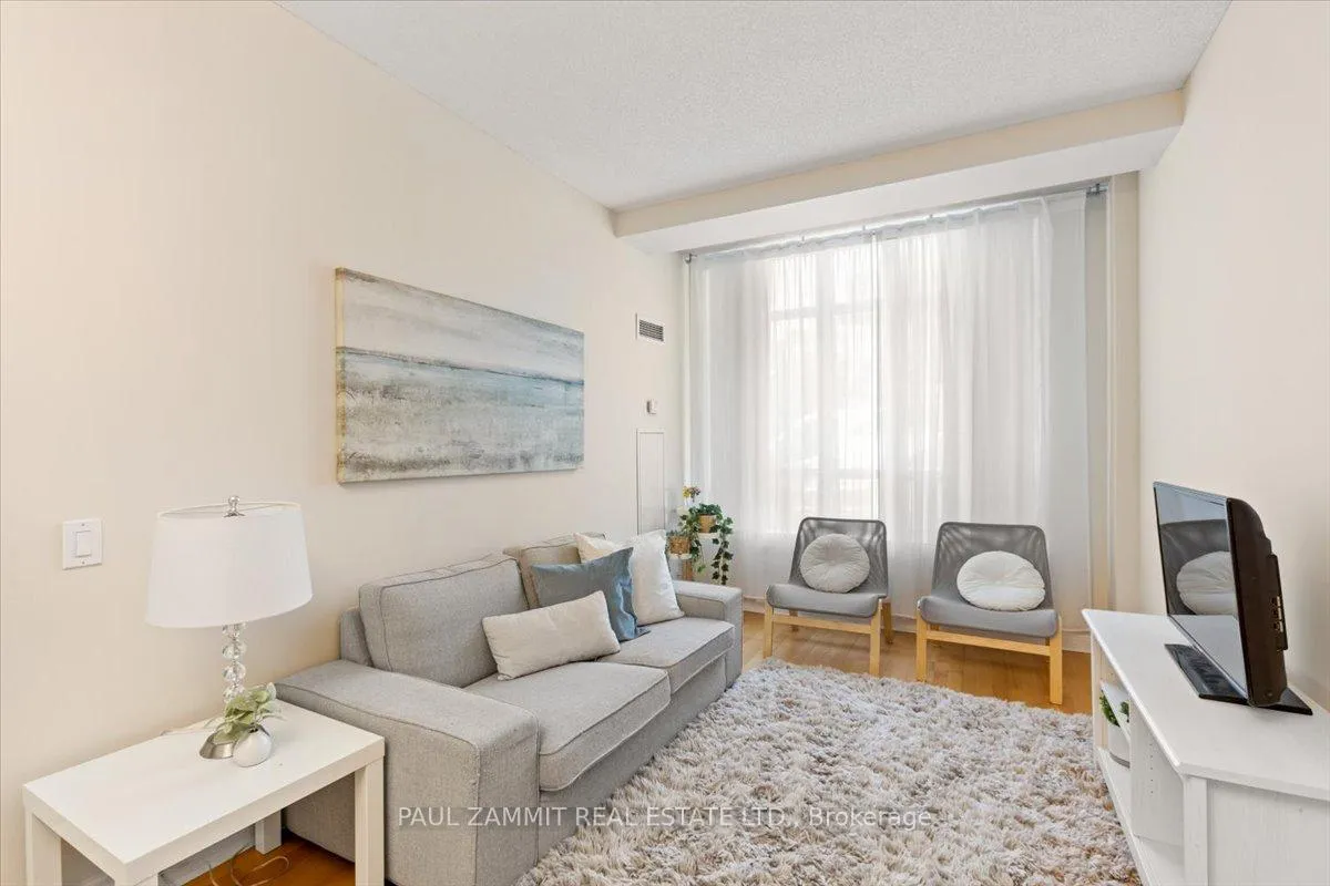 Photo 5 of Unit 101, 1 Clairtrell Road, North York, Willowdale East — HOMEH