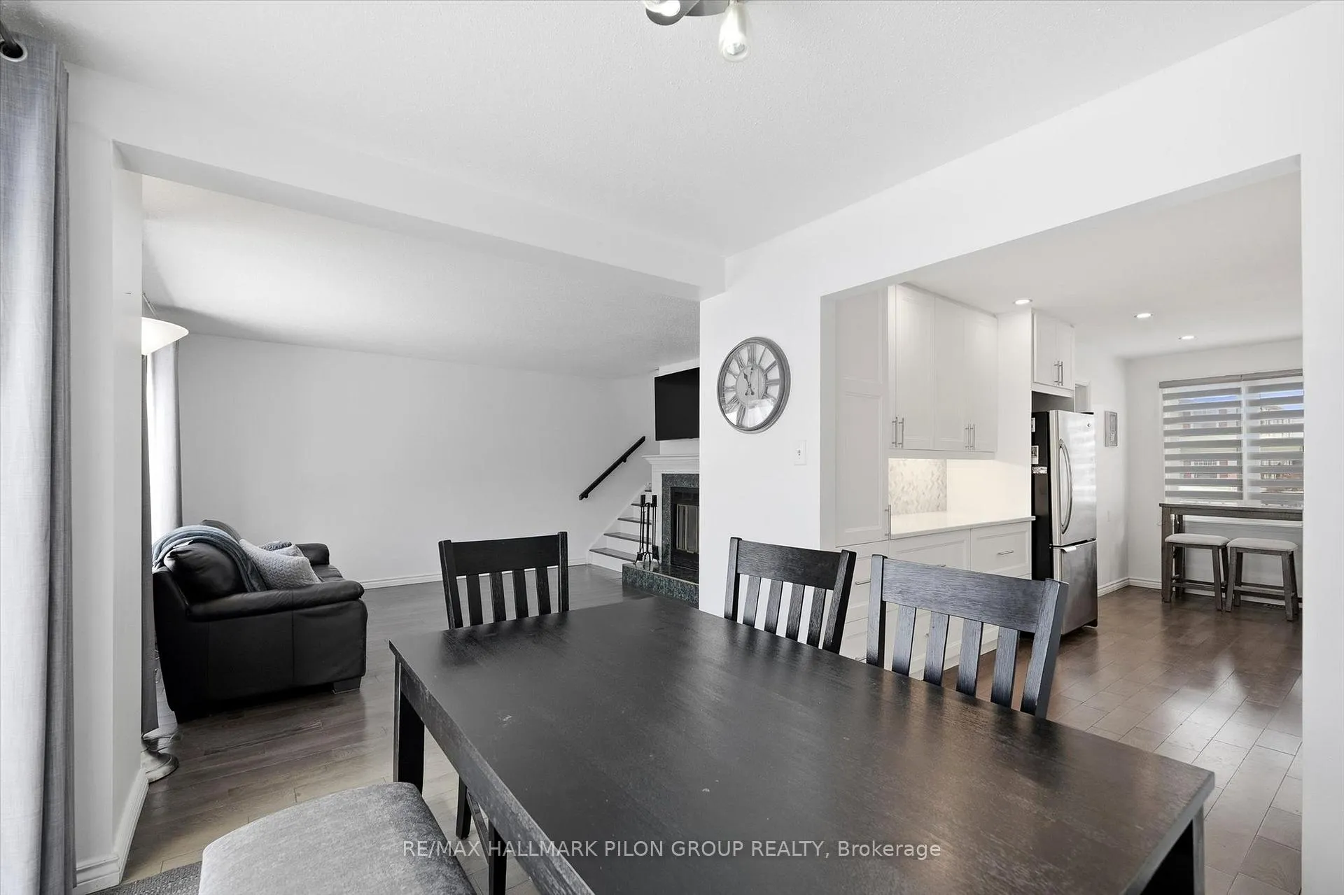 Photo 7 of 284 Mceachern Crescent, Ottawa, Bilberry Creek/Queenswood Heights — HOMEH