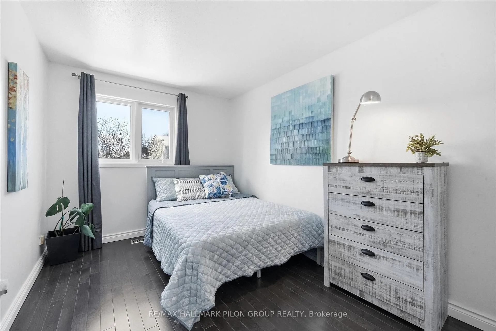 Photo 16 of 284 Mceachern Crescent, Ottawa, Bilberry Creek/Queenswood Heights — HOMEH