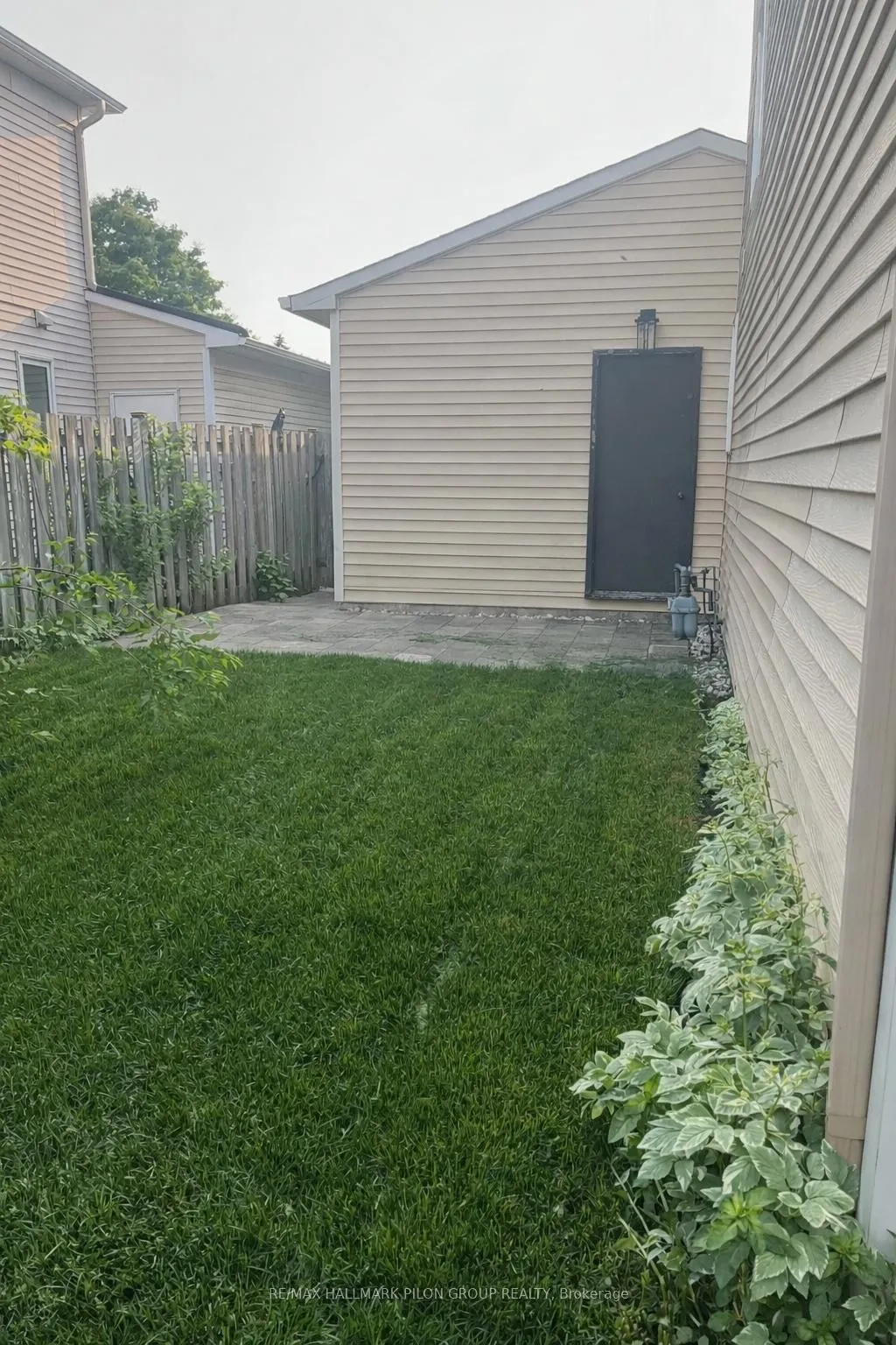 Photo 22 of 284 Mceachern Crescent, Ottawa, Bilberry Creek/Queenswood Heights — HOMEH