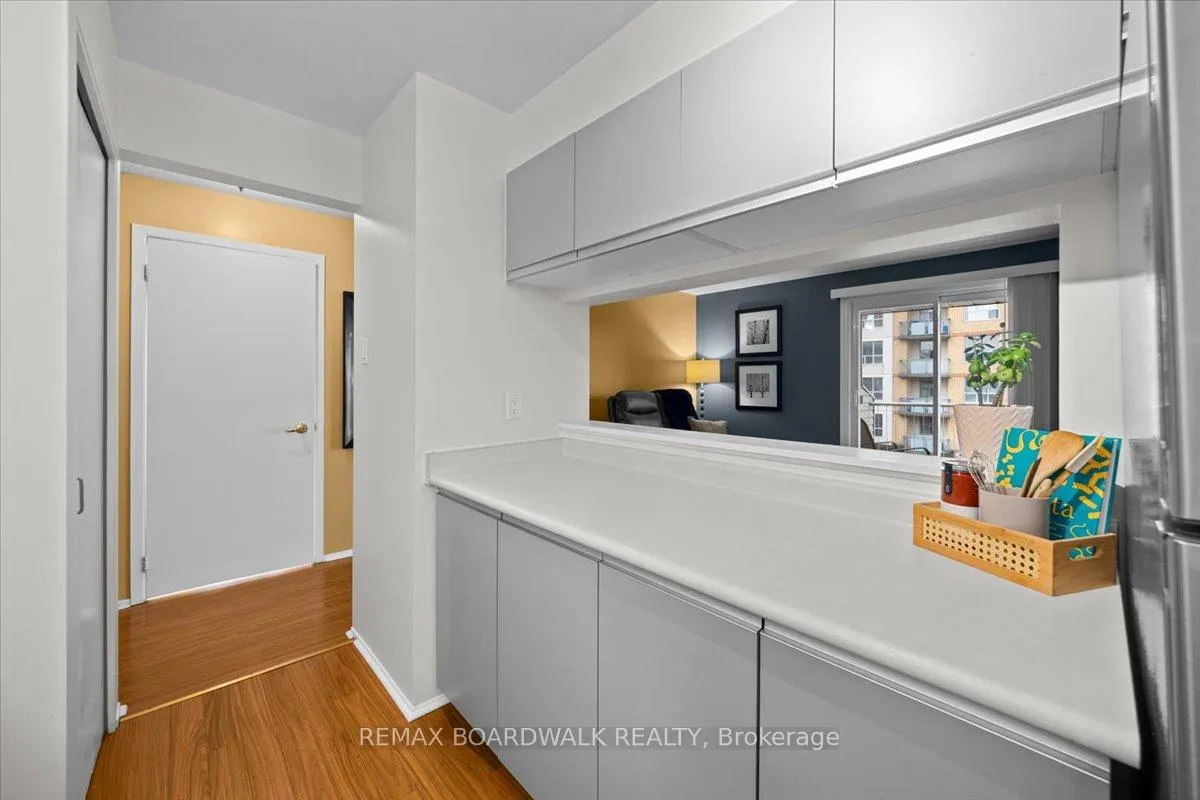 Photo 6 of Unit 412, 250 Brittany Drive, Ottawa, Viscount Alexander Park — HOMEH