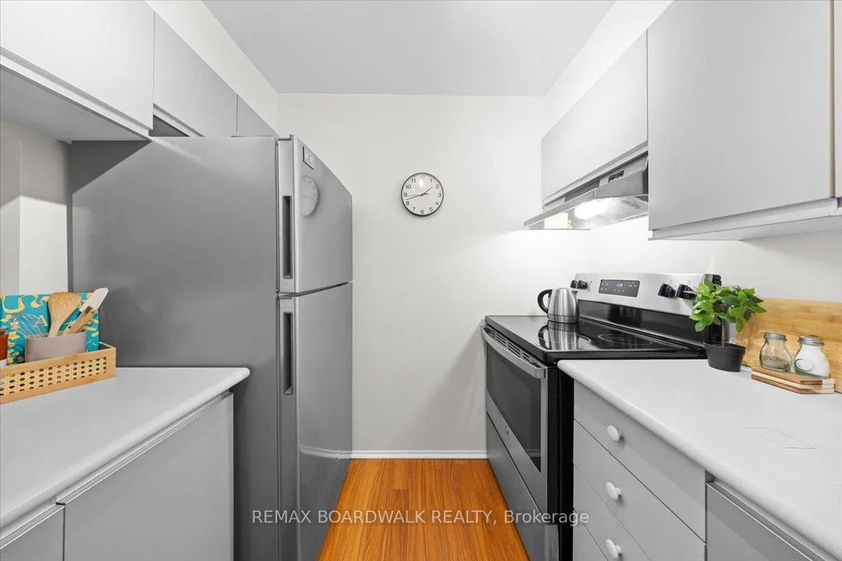 Photo 7 of Unit 412, 250 Brittany Drive, Ottawa, Viscount Alexander Park — HOMEH