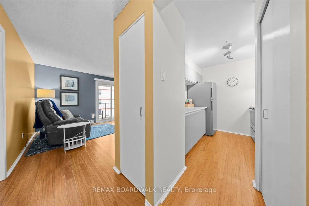 Photo 10 of Unit 412, 250 Brittany Drive, Ottawa, Viscount Alexander Park — HOMEH