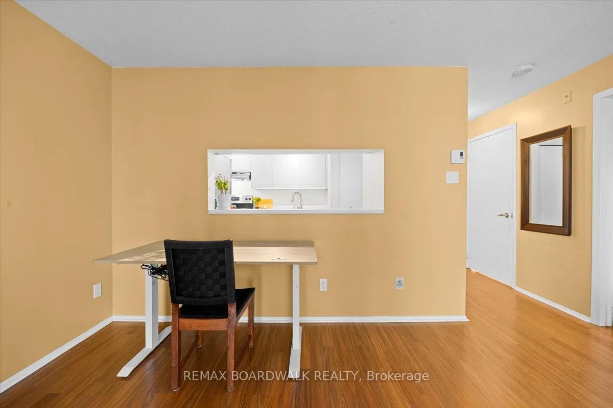 Photo 13 of Unit 412, 250 Brittany Drive, Ottawa, Viscount Alexander Park — HOMEH