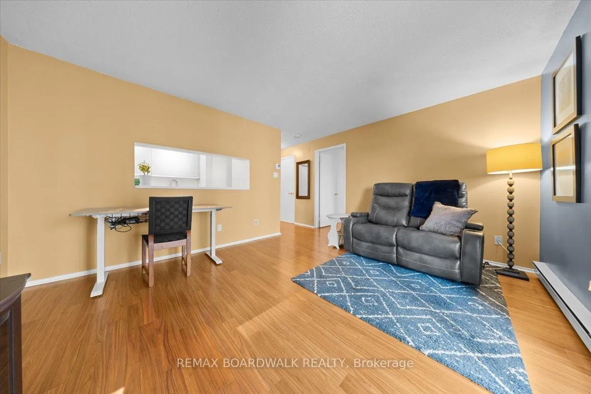 Photo 16 of Unit 412, 250 Brittany Drive, Ottawa, Viscount Alexander Park — HOMEH