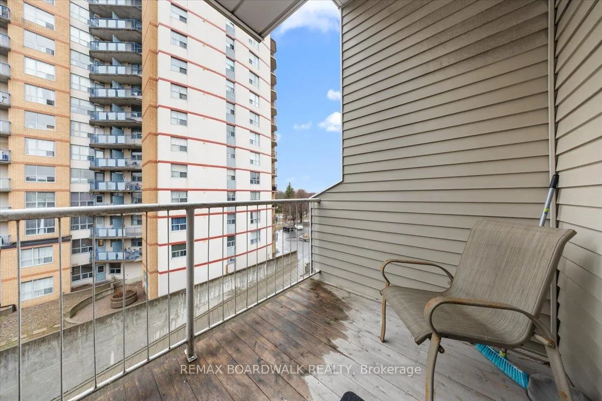 Photo 19 of Unit 412, 250 Brittany Drive, Ottawa, Viscount Alexander Park — HOMEH