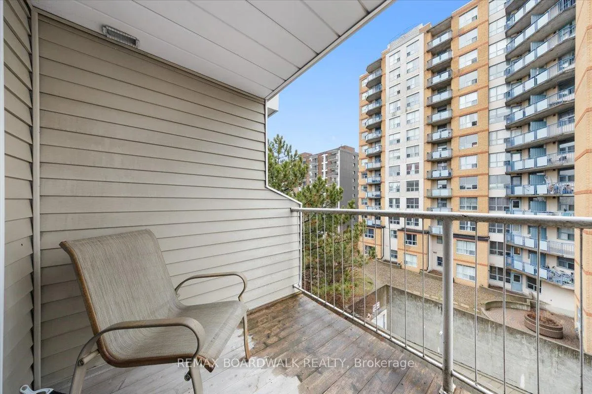 Photo 20 of Unit 412, 250 Brittany Drive, Ottawa, Viscount Alexander Park — HOMEH