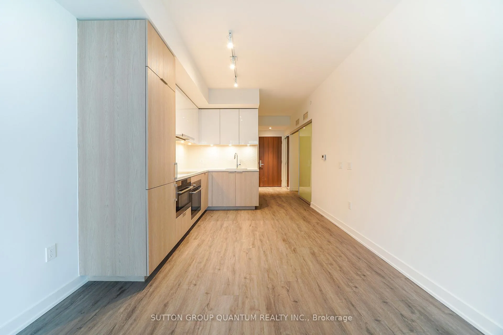 Photo 4 of Unit 912, 15 Queens Quay E, Toronto, Waterfront Communities — HOMEH