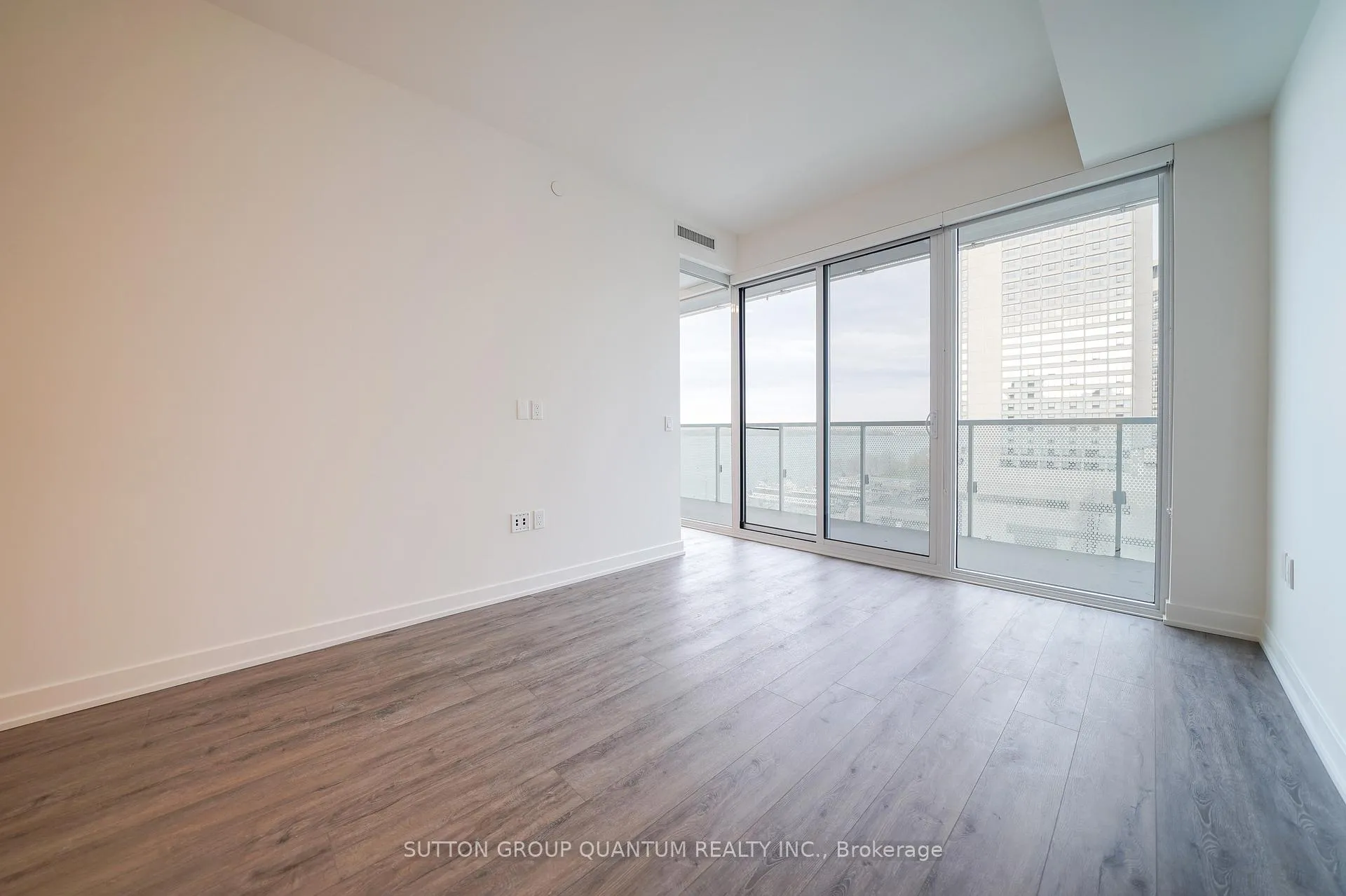 Photo 6 of Unit 912, 15 Queens Quay E, Toronto, Waterfront Communities — HOMEH