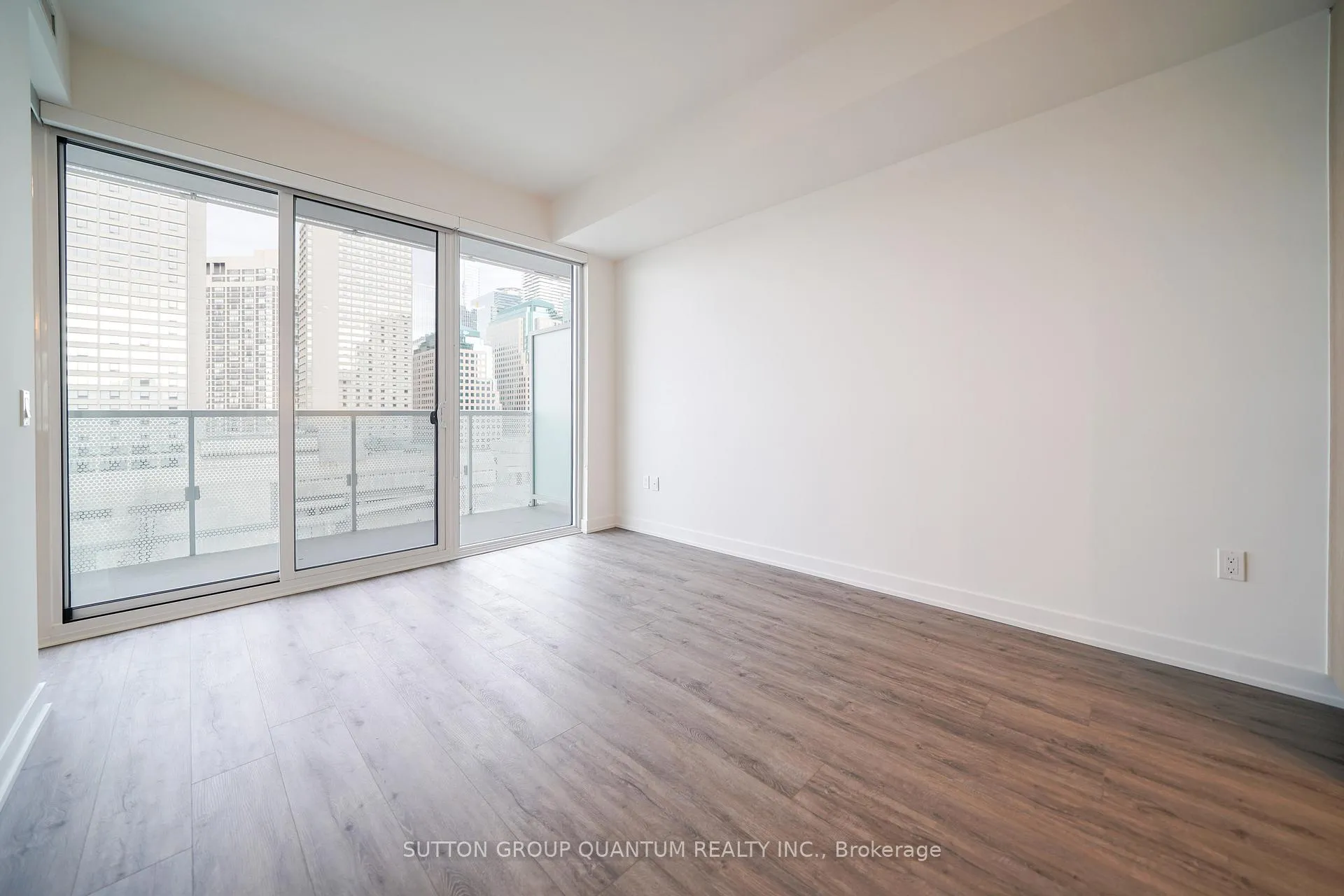 Photo 7 of Unit 912, 15 Queens Quay E, Toronto, Waterfront Communities — HOMEH