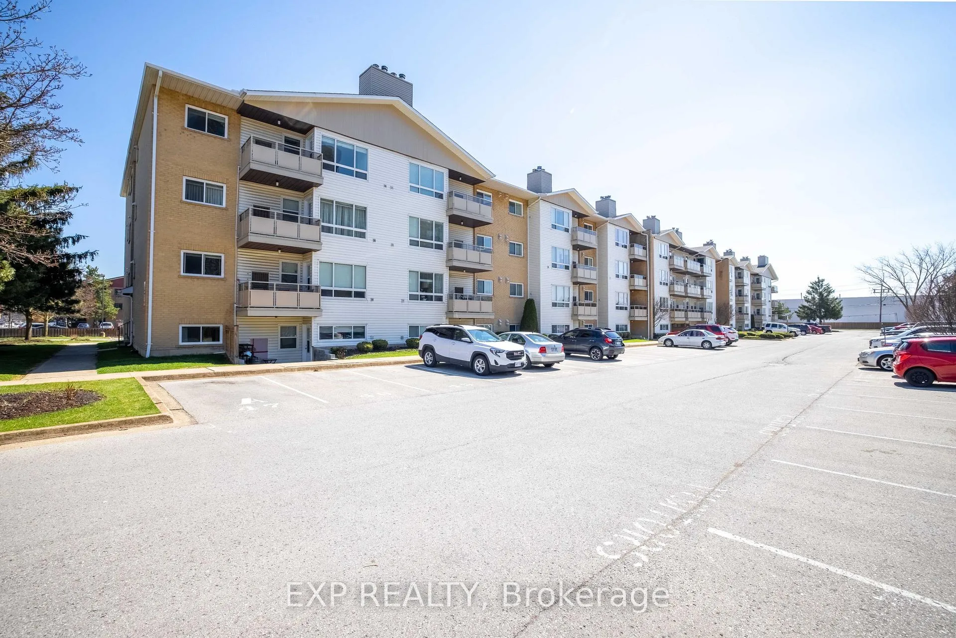 Photo 2 of Unit 120, 78 Roehampton Avenue, St. Catharines, Carlton/Bunting — HOMEH