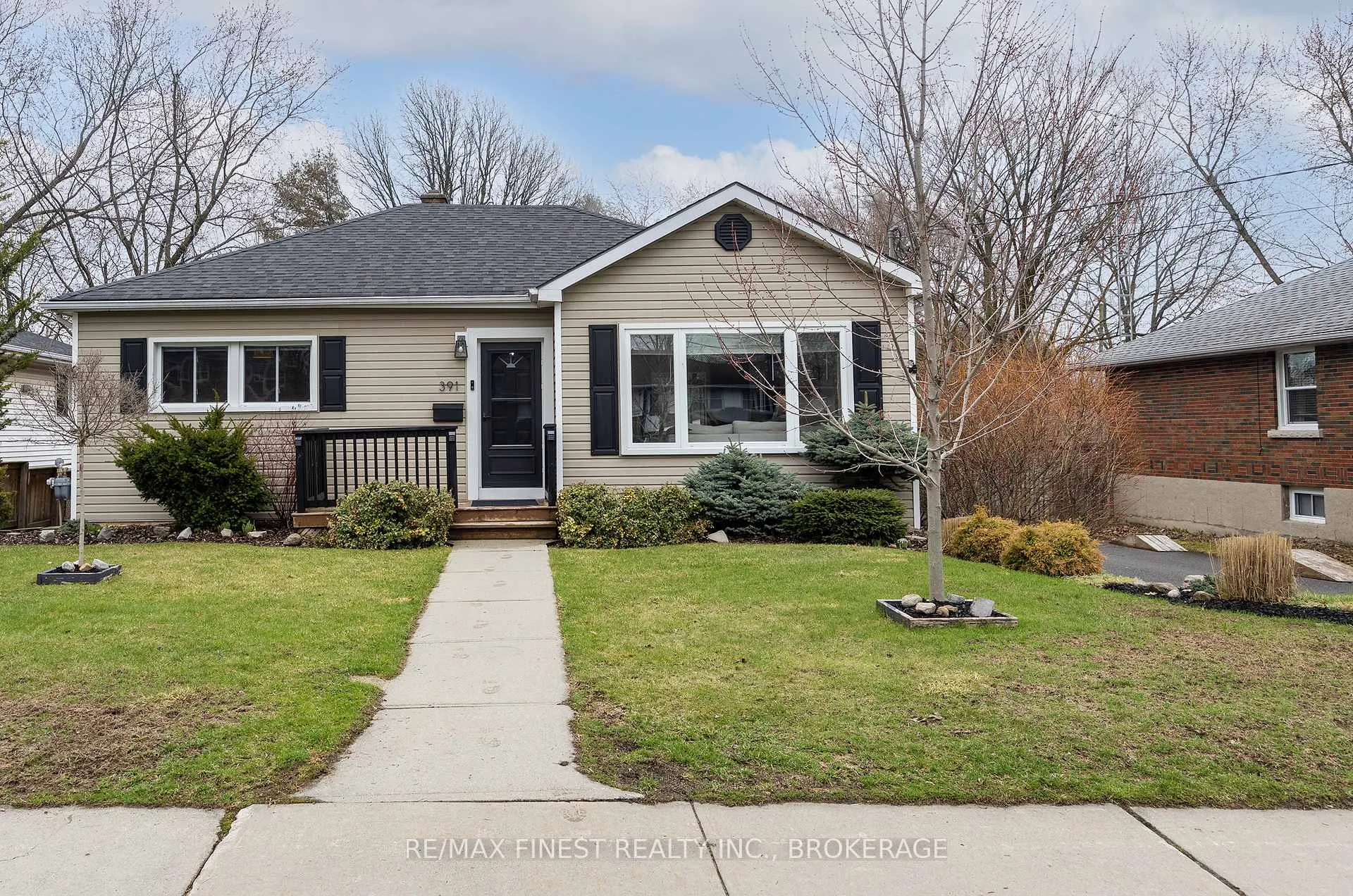Photo 3 of 391 Mowat Avenue, Kingston, Central City West — HOMEH