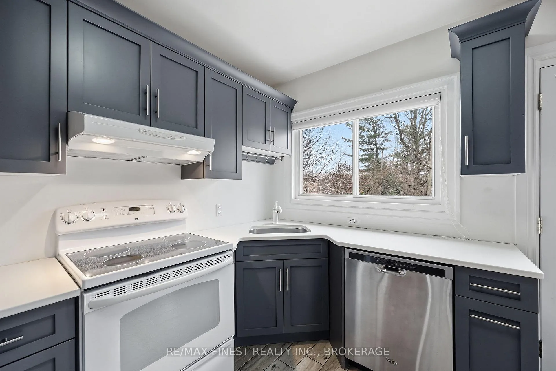 Photo 16 of 391 Mowat Avenue, Kingston, Central City West — HOMEH