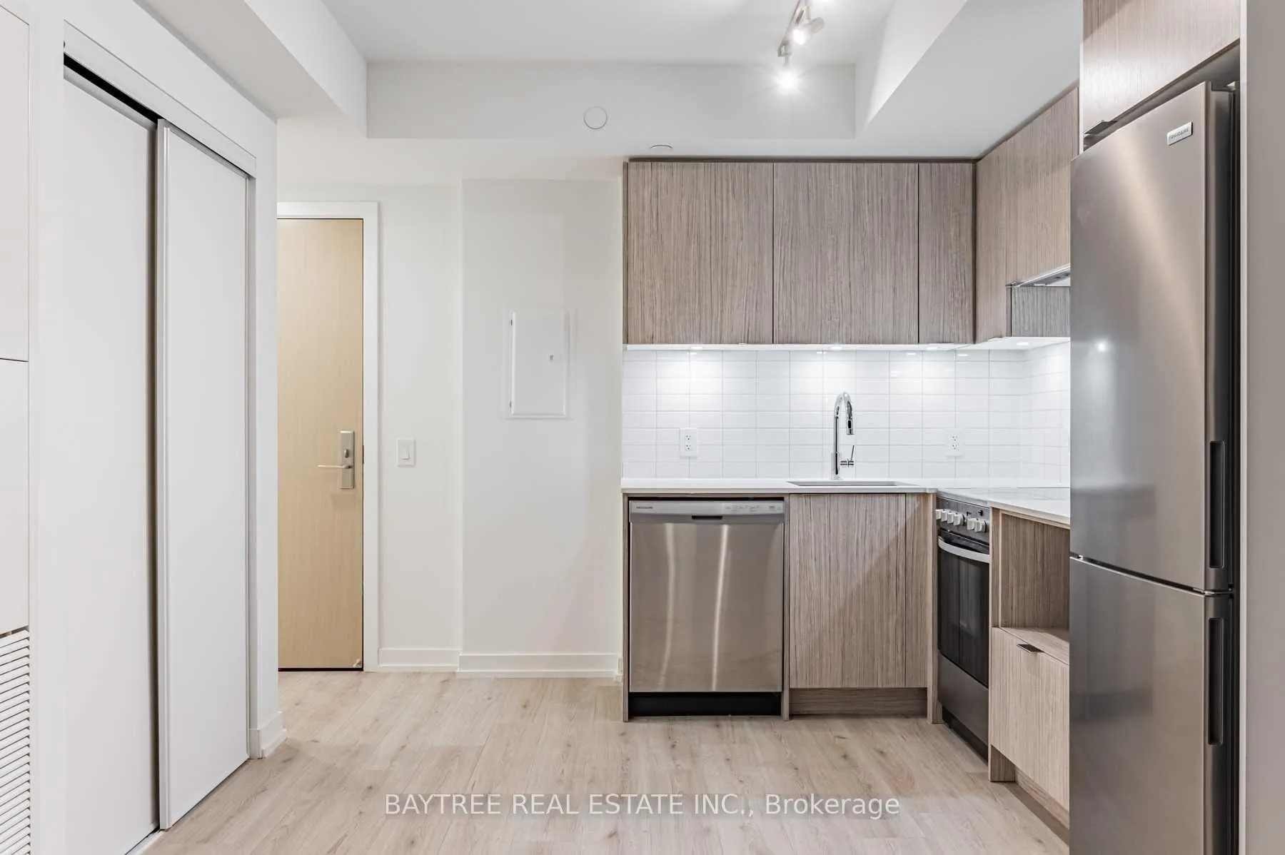 Photo 4 of Unit 1604, 395 Bloor St E Street E, Toronto, Cabbagetown-South St. James Town — HOMEH