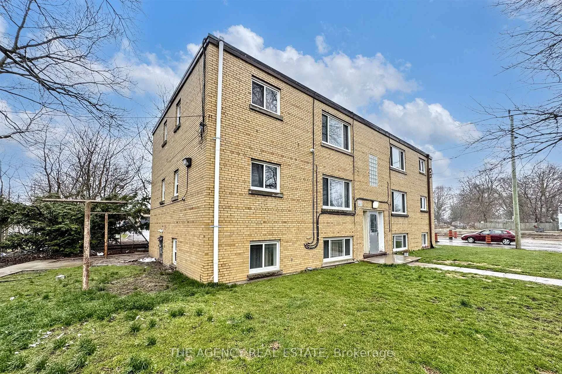 Front of Unit 4, 63 Wellington Road