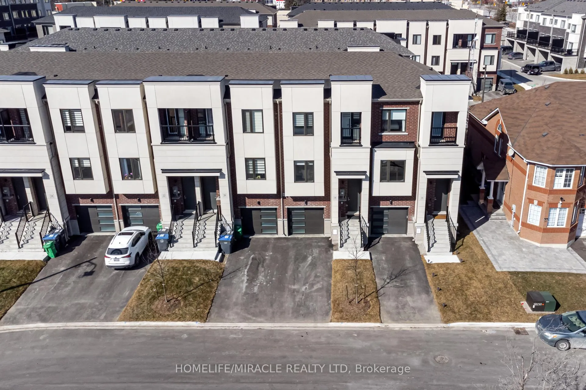 Photo 1 of 18 Queensland Crescent, Caledon, Bolton East — HOMEH