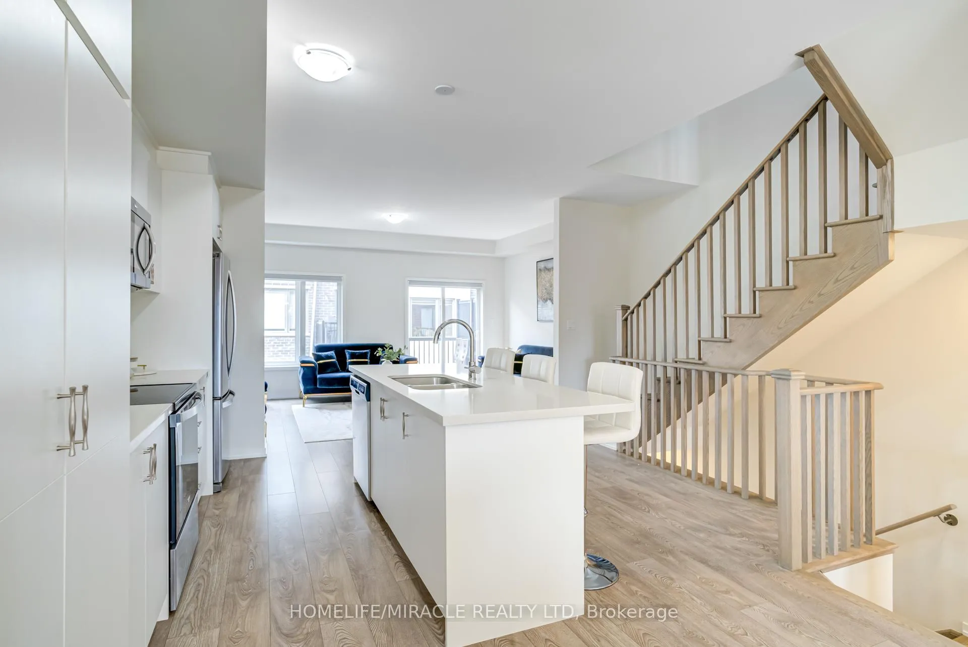 Photo 5 of 18 Queensland Crescent, Caledon, Bolton East — HOMEH