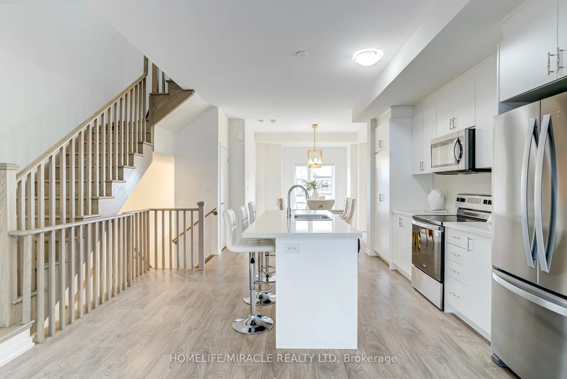 Photo 8 of 18 Queensland Crescent, Caledon, Bolton East — HOMEH