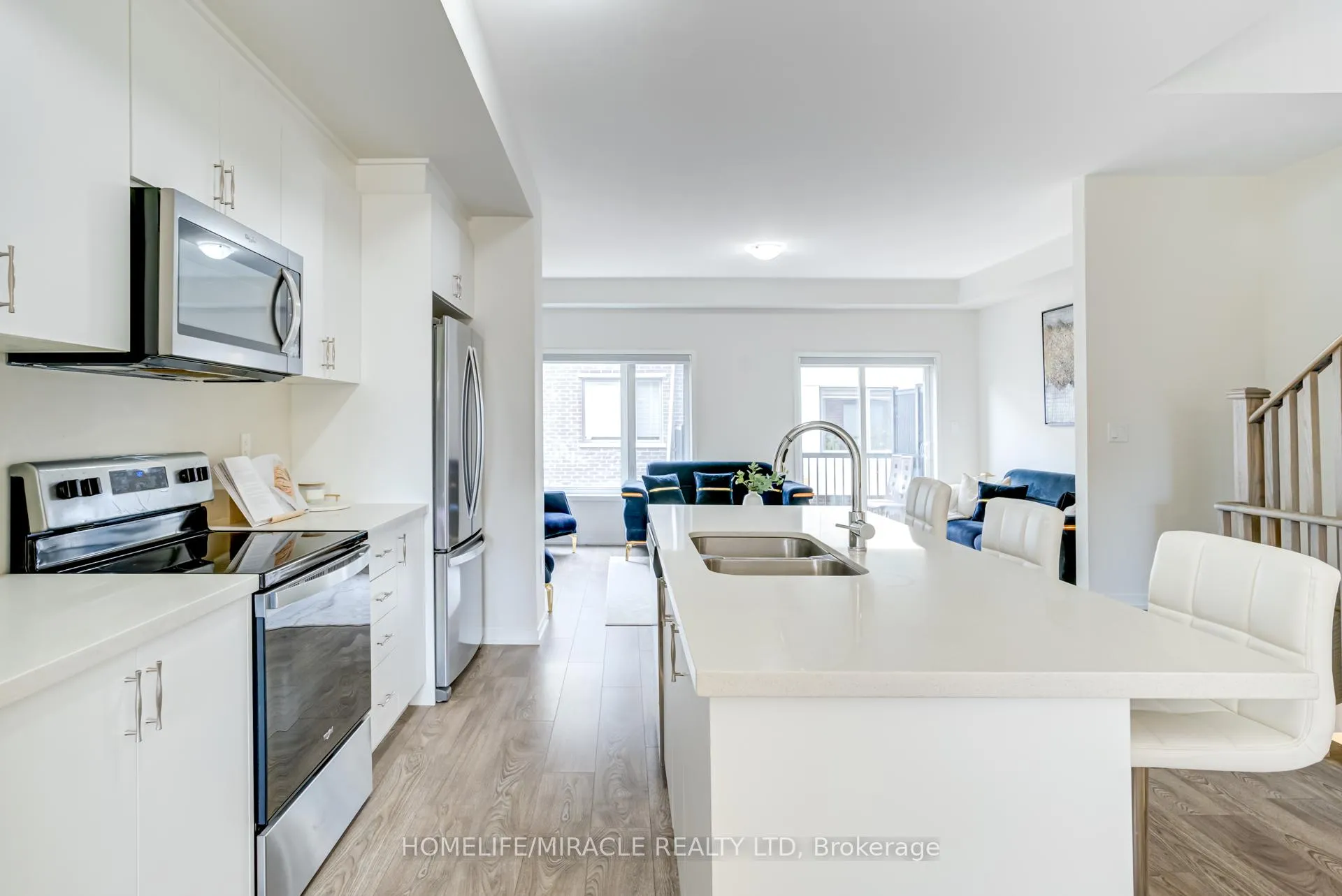 Photo 9 of 18 Queensland Crescent, Caledon, Bolton East — HOMEH