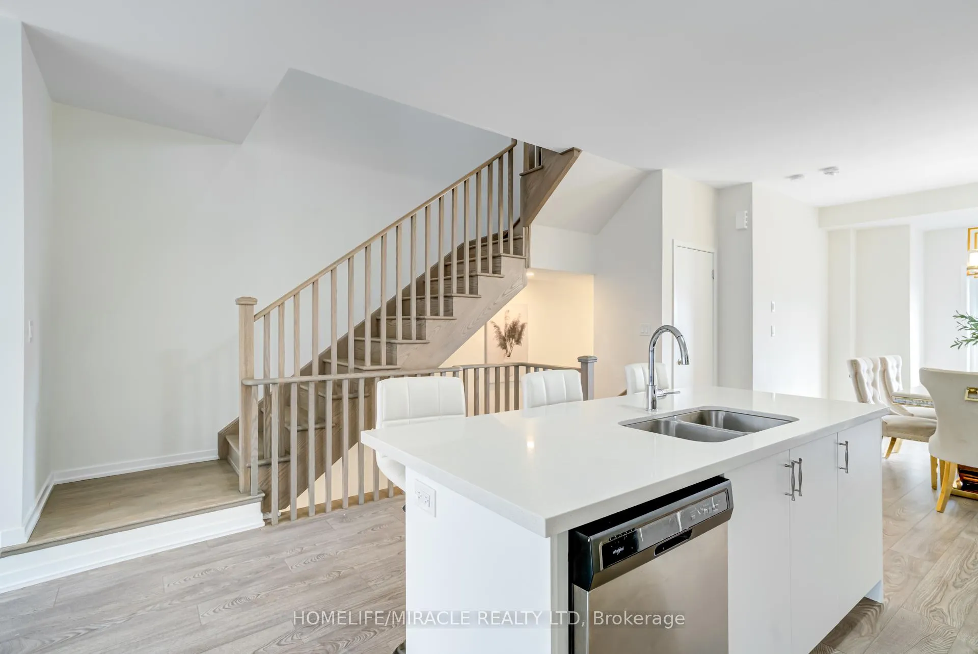 Photo 10 of 18 Queensland Crescent, Caledon, Bolton East — HOMEH