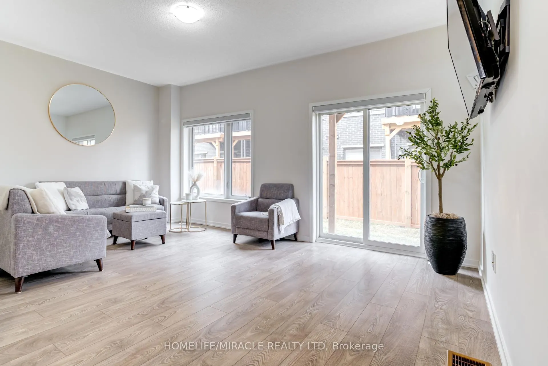 Photo 35 of 18 Queensland Crescent, Caledon, Bolton East — HOMEH