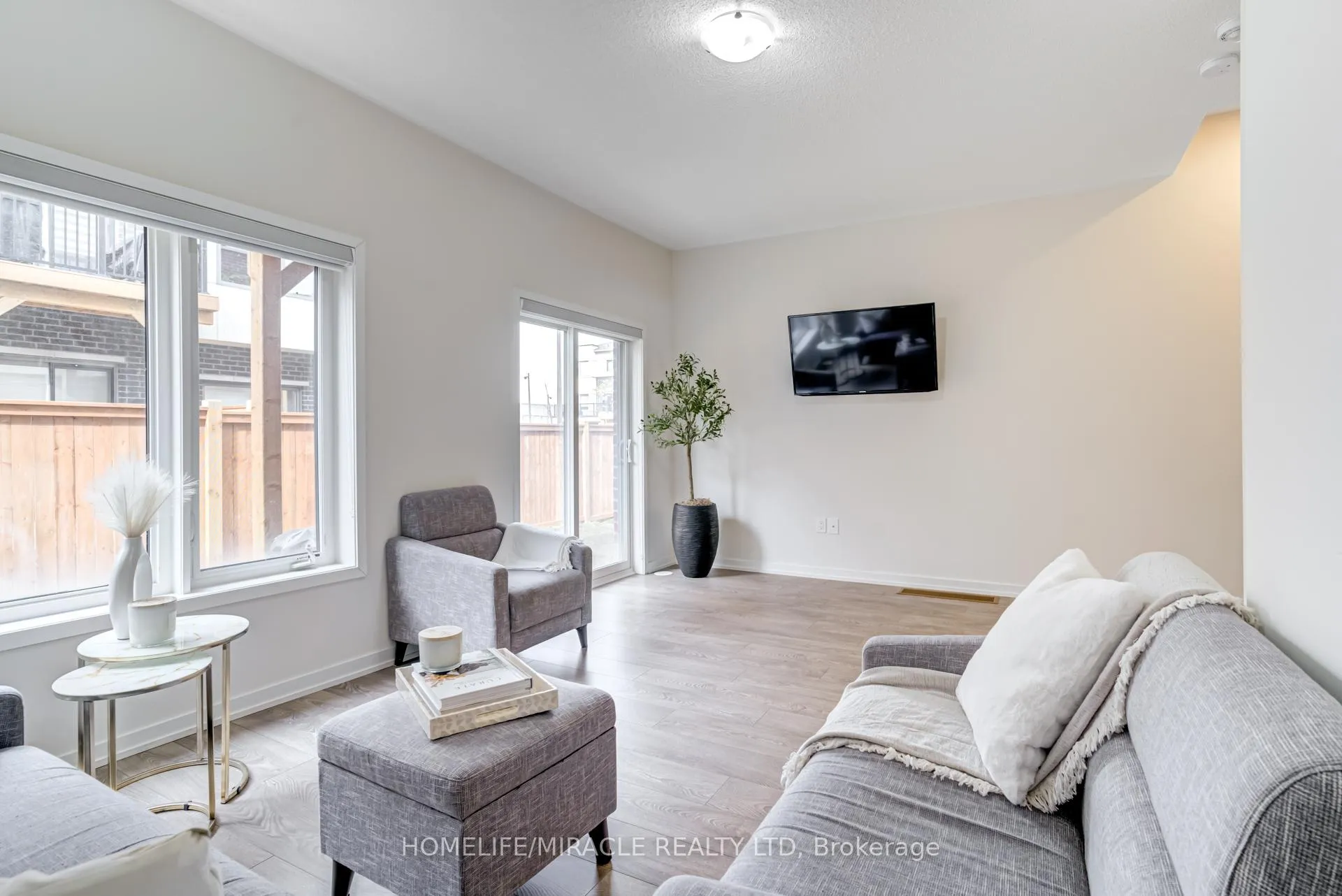 Photo 38 of 18 Queensland Crescent, Caledon, Bolton East — HOMEH