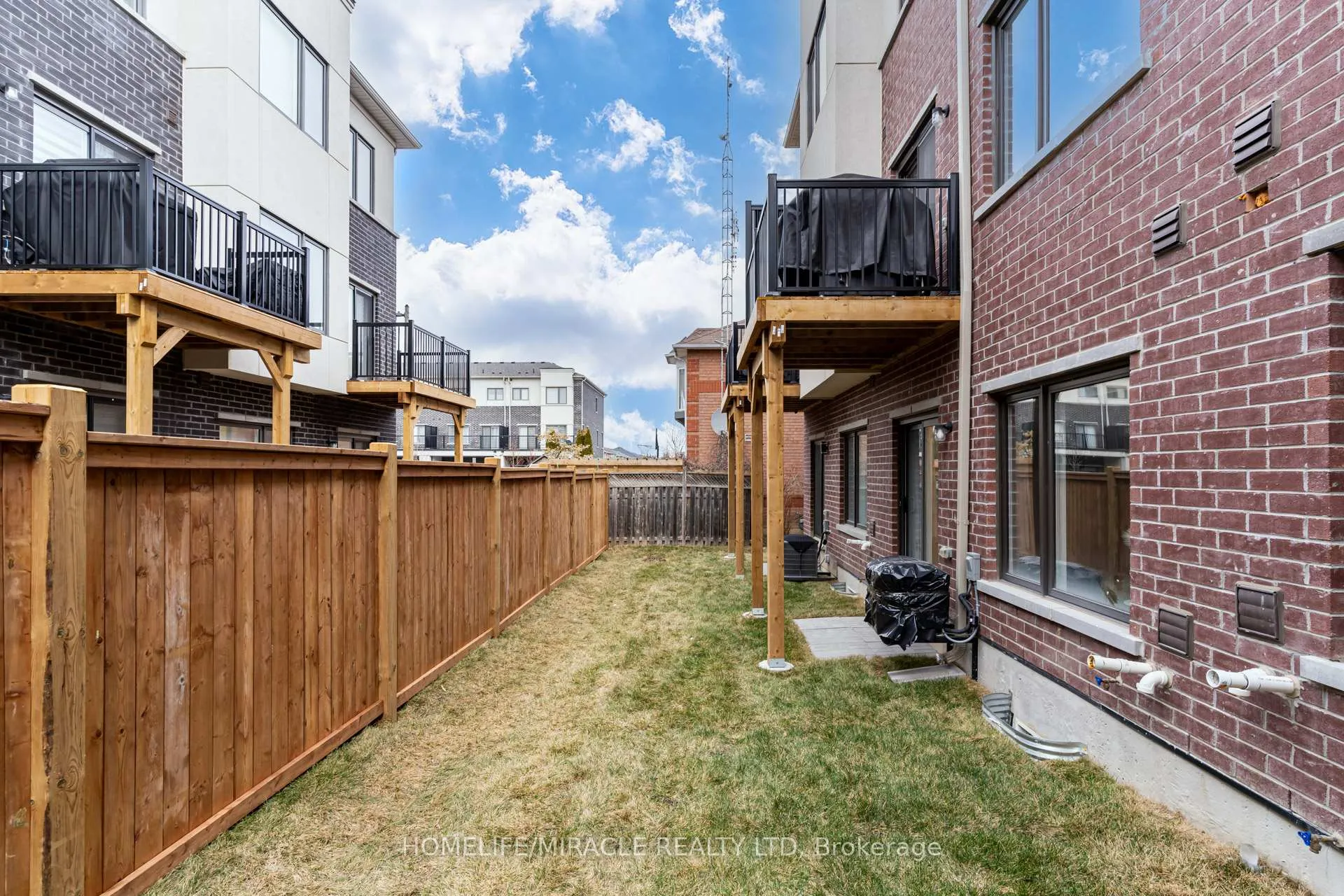 Photo 42 of 18 Queensland Crescent, Caledon, Bolton East — HOMEH