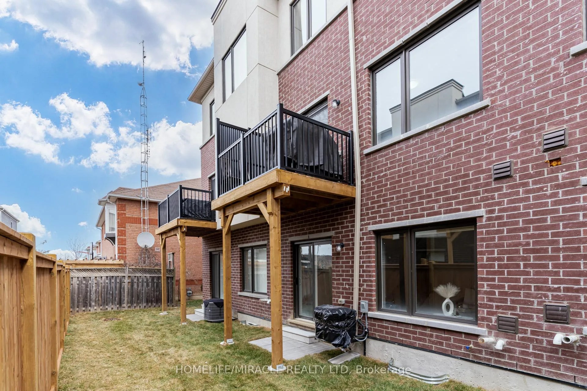 Photo 43 of 18 Queensland Crescent, Caledon, Bolton East — HOMEH
