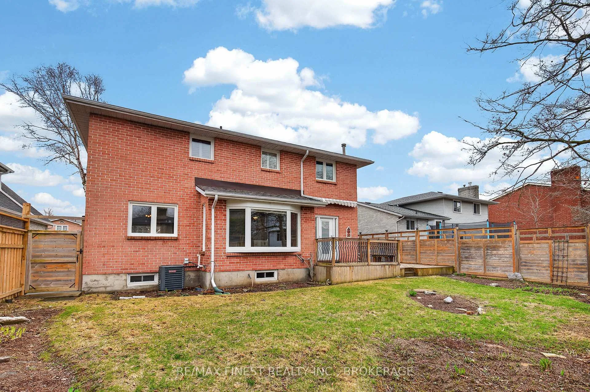Photo 4 of 896 Ambleside Crescent, Kingston, North of Taylor-Kidd Blvd — HOMEH